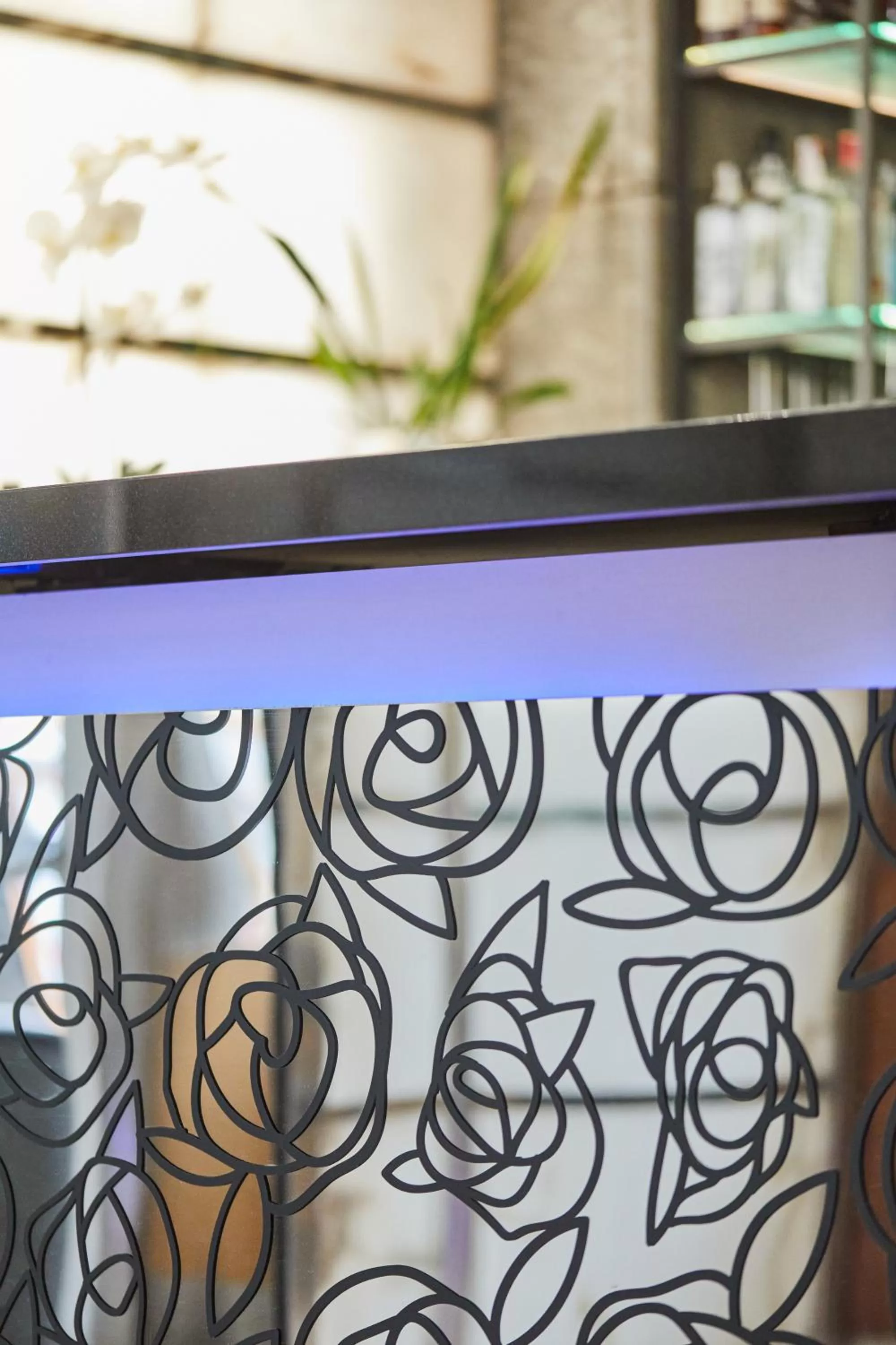 Lounge or bar in Silken Puerta Valencia