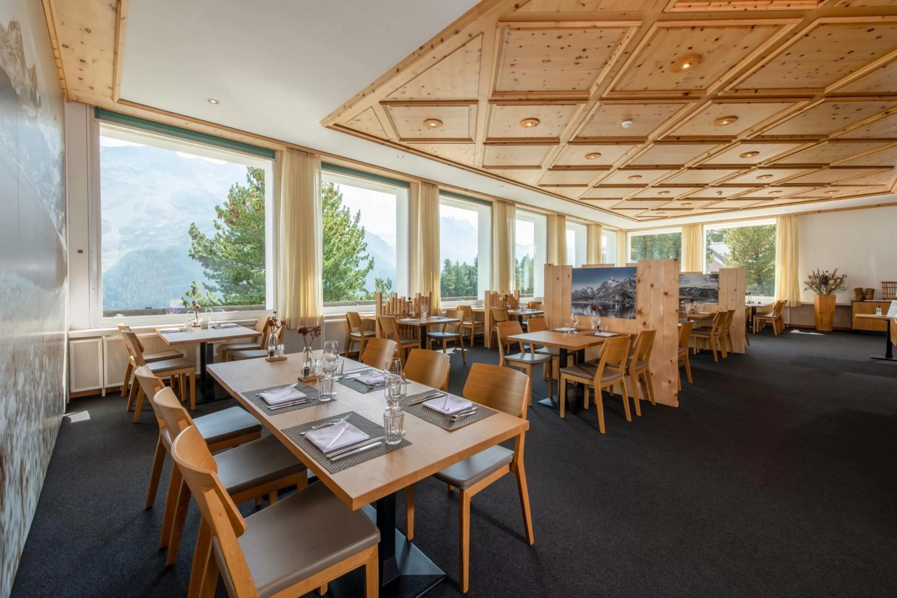 Restaurant/places to eat in Berghotel Randolins