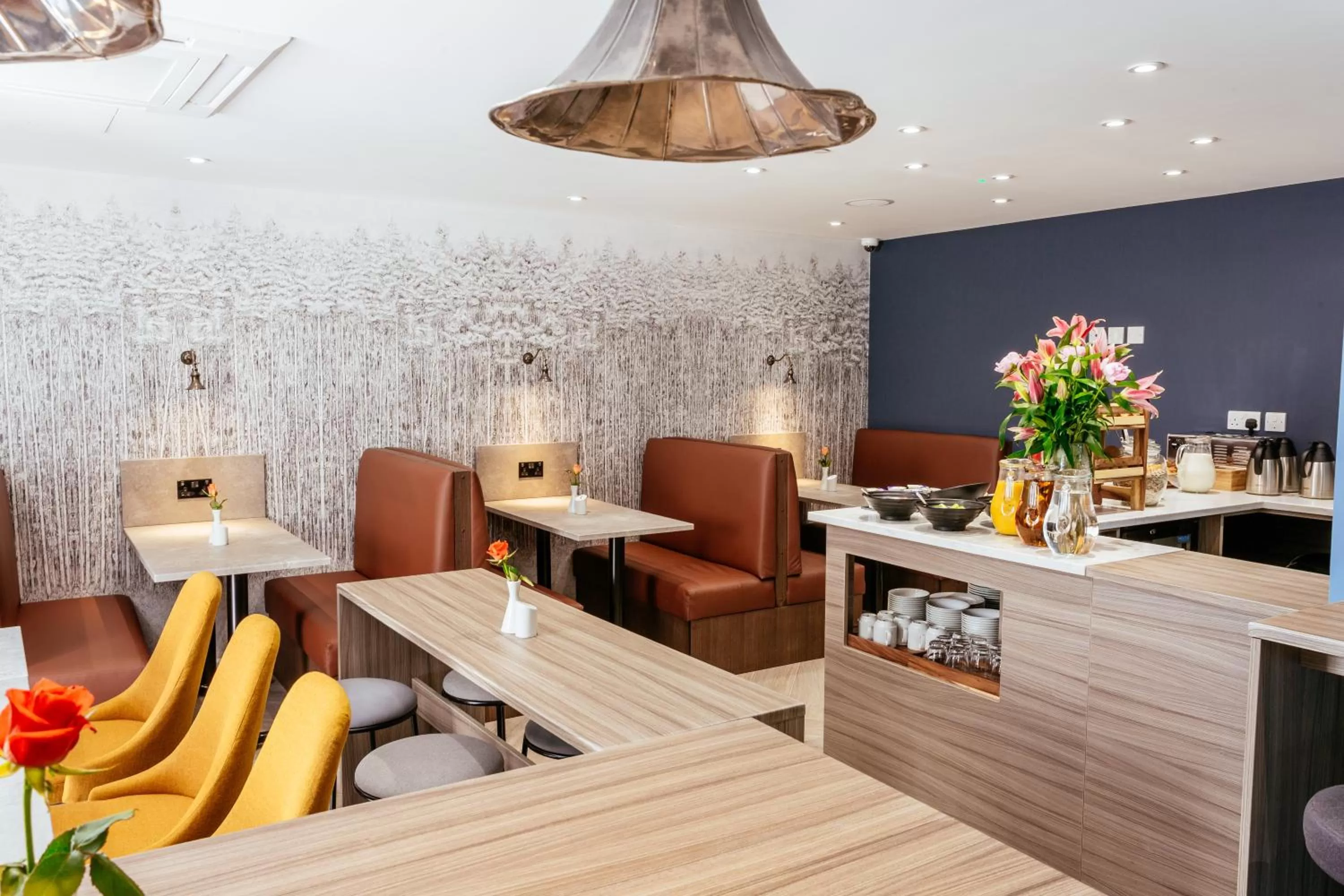 Lounge or bar in Oliver Plaza Hotel