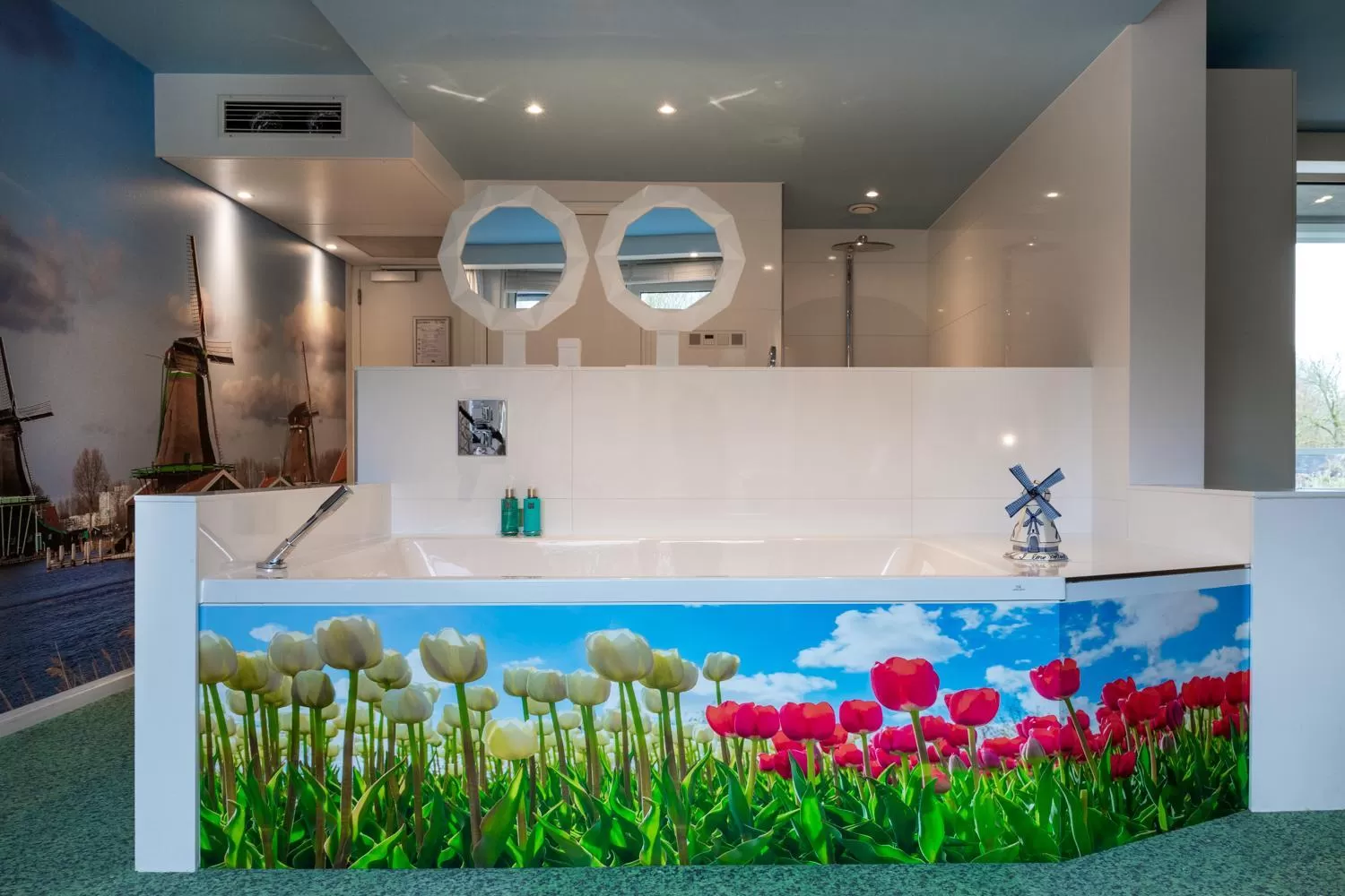 Bath in Hotel Mitland