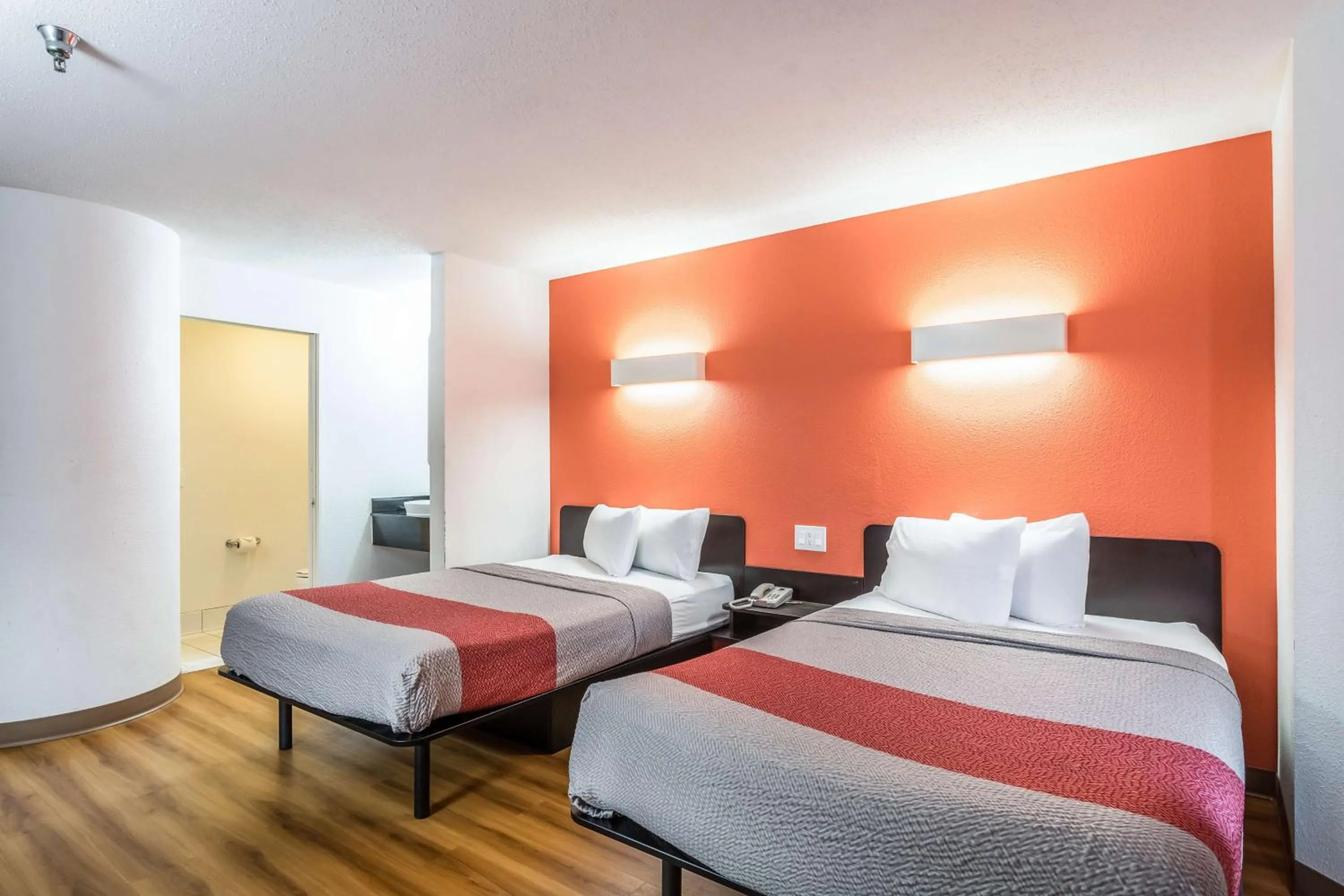 Photo of the whole room, Bed in Motel 6-Harvey, IL