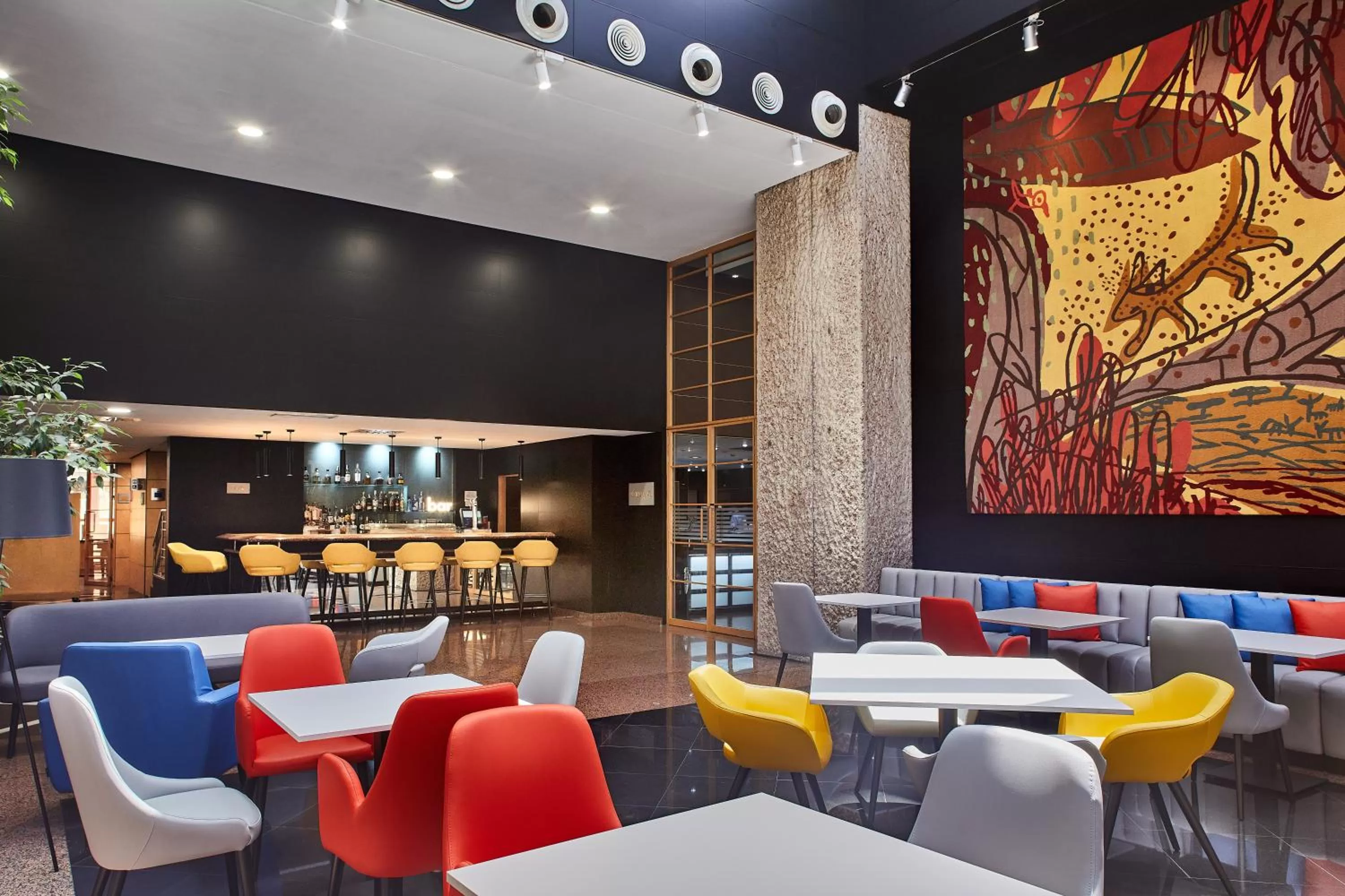 Lobby or reception in Silken Puerta Madrid