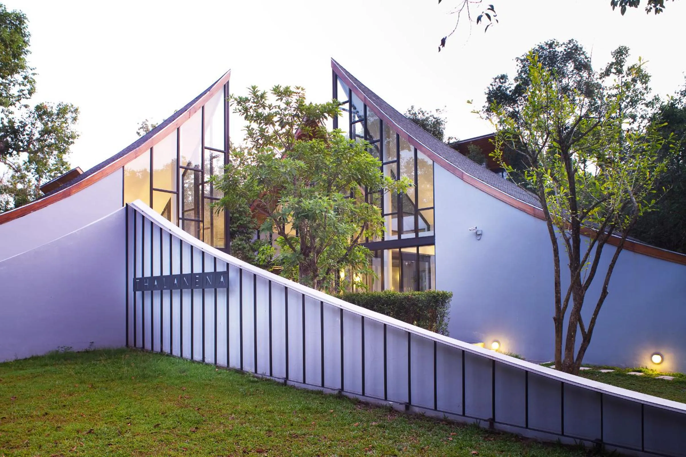 Facade/entrance in Villa Thalanena By The Beach