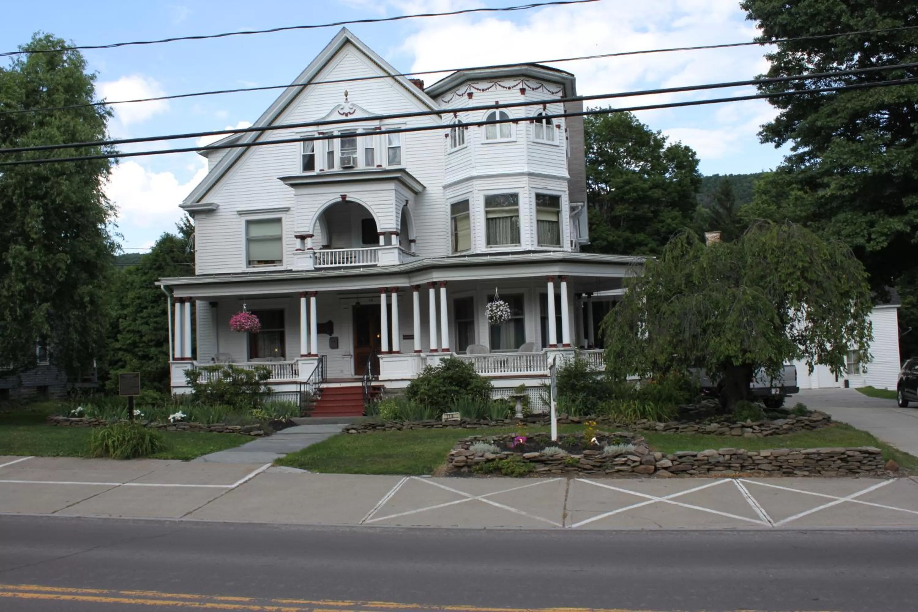 Property building in Victorian Charm Inn