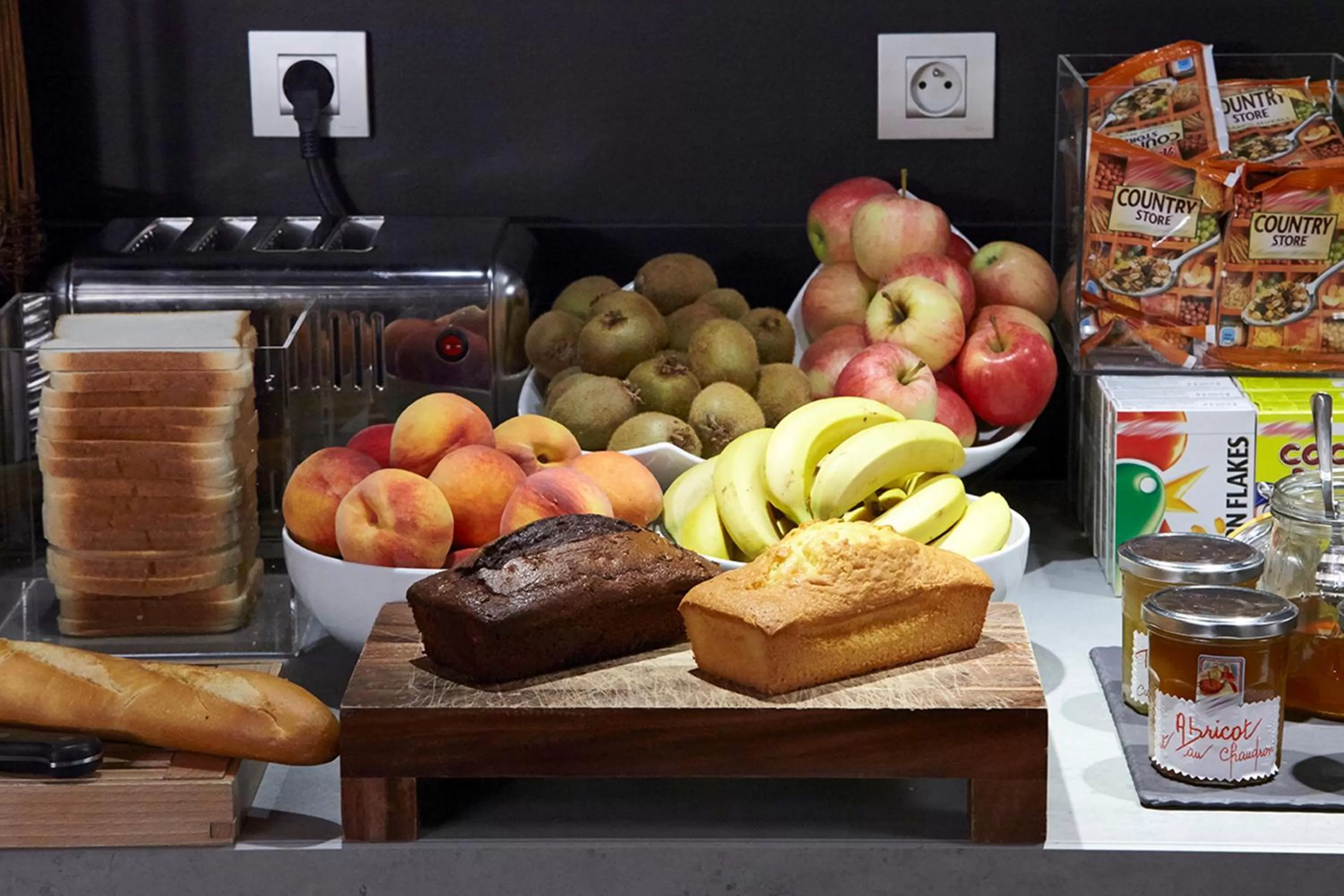 Buffet breakfast in Campanile Lyon Centre - Gare Perrache - Confluence