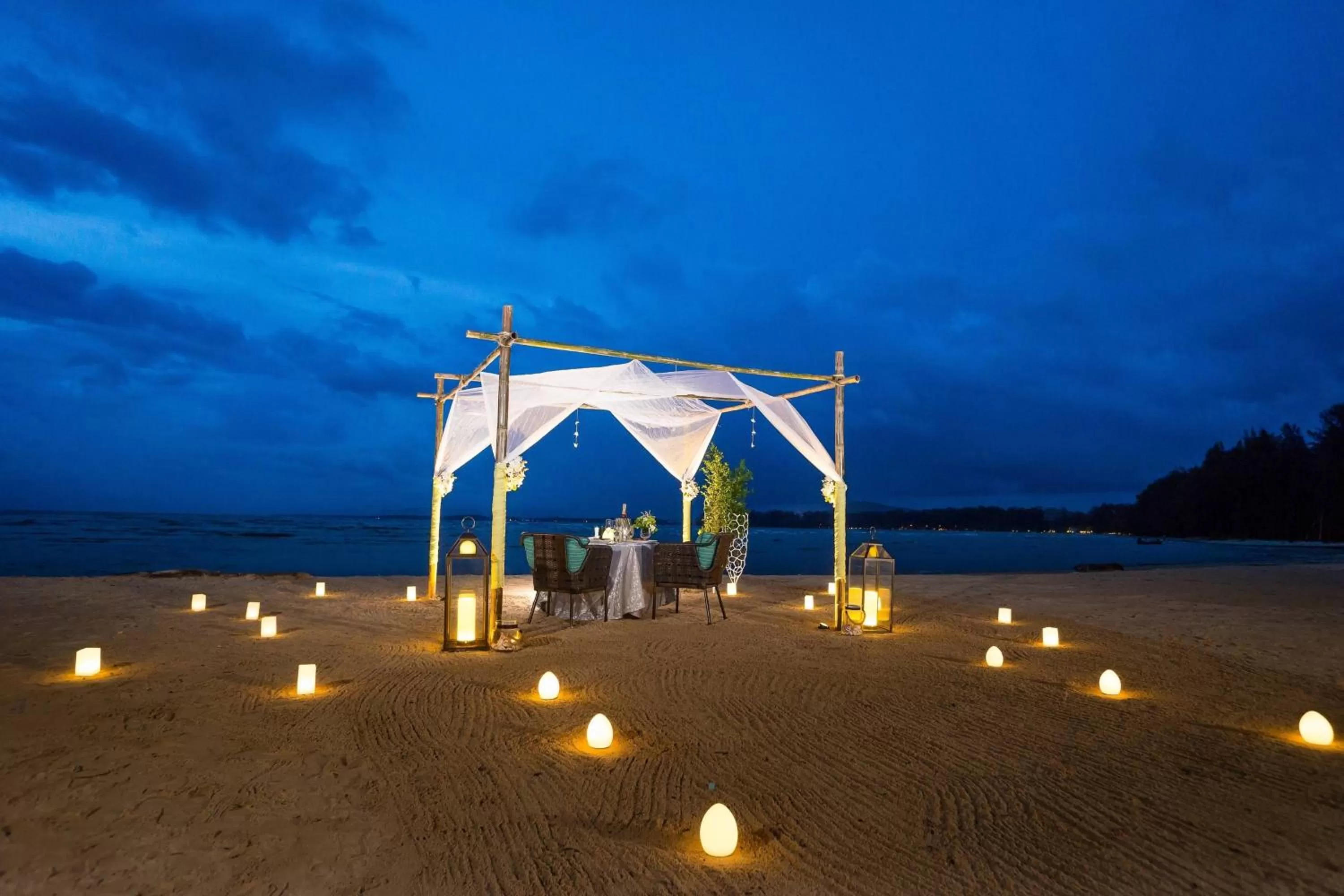 Restaurant/places to eat in Phuket Marriott Resort and Spa, Nai Yang Beach