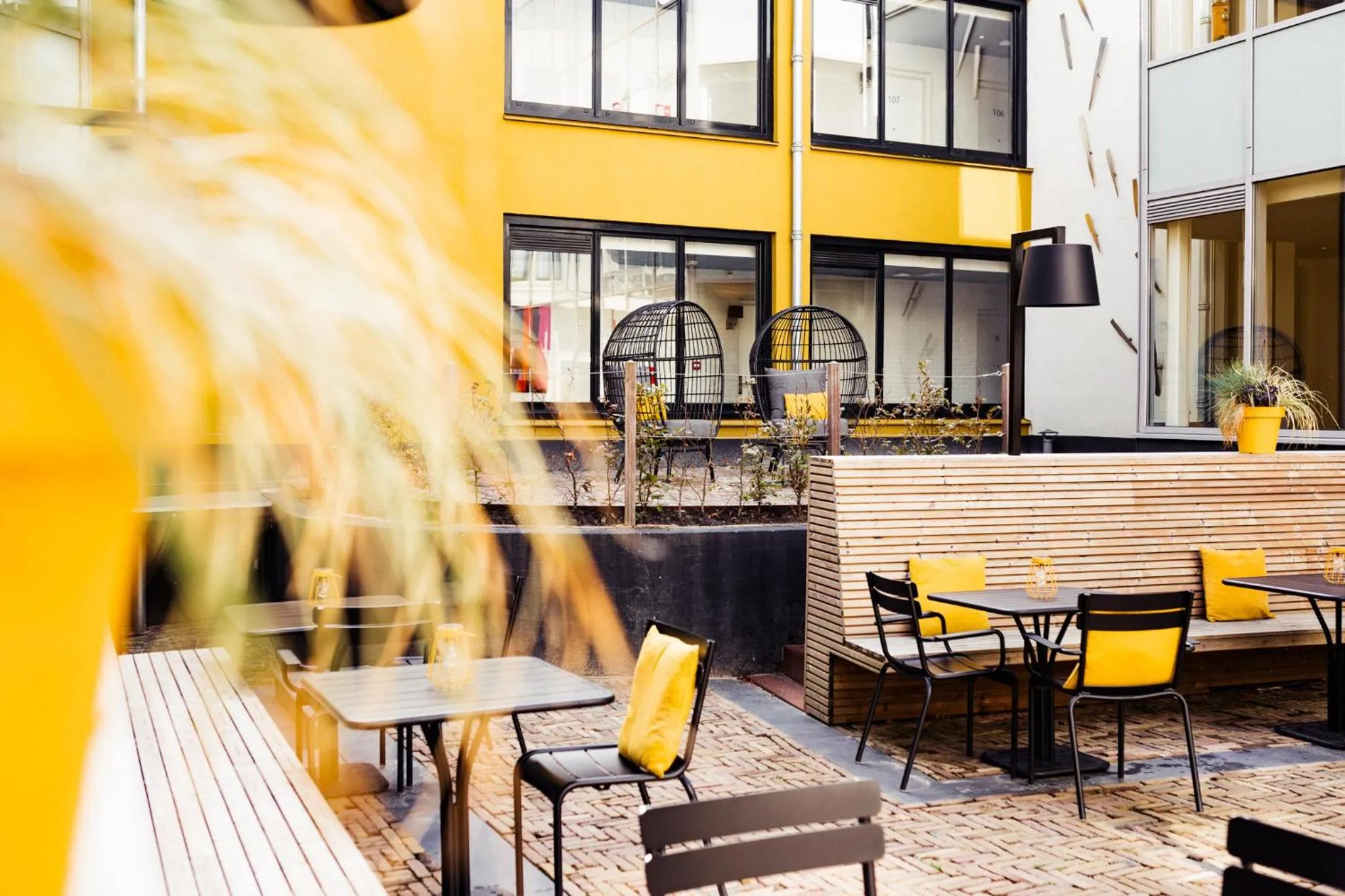 Restaurant/places to eat in Post-Plaza Hotel & Grand Café