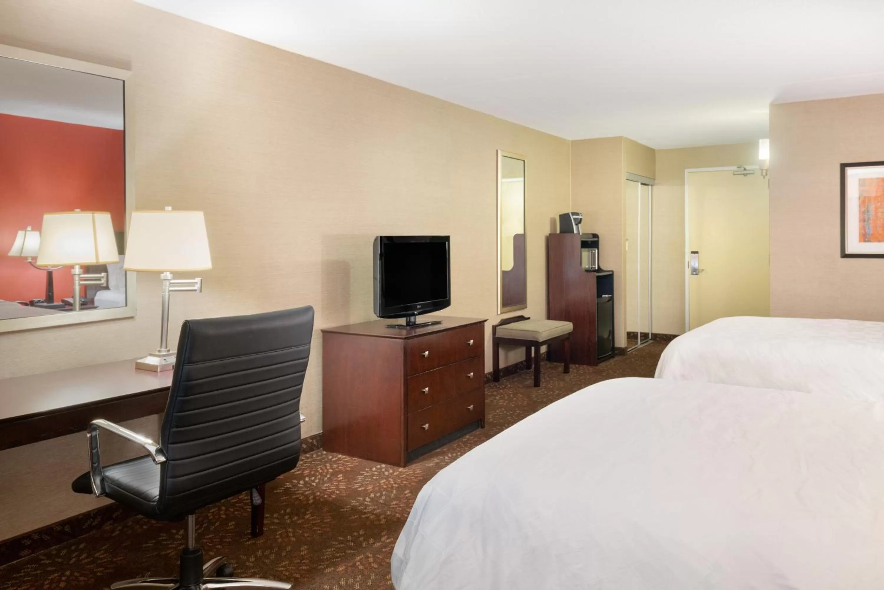 Photo of the whole room, Bed in Holiday Inn Norwich by IHG