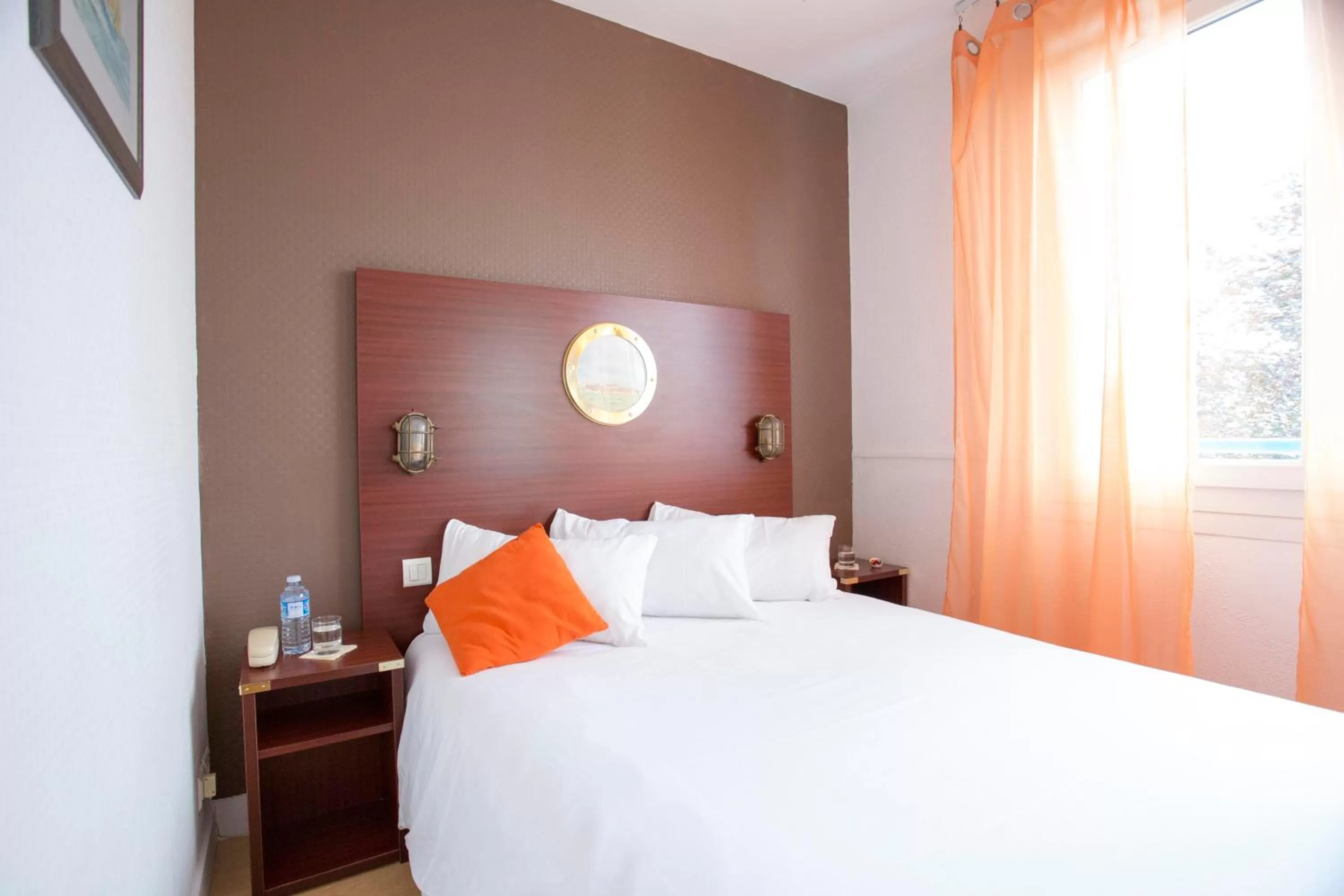 Hôtel Les Gens De Mer Lorient by Popinns