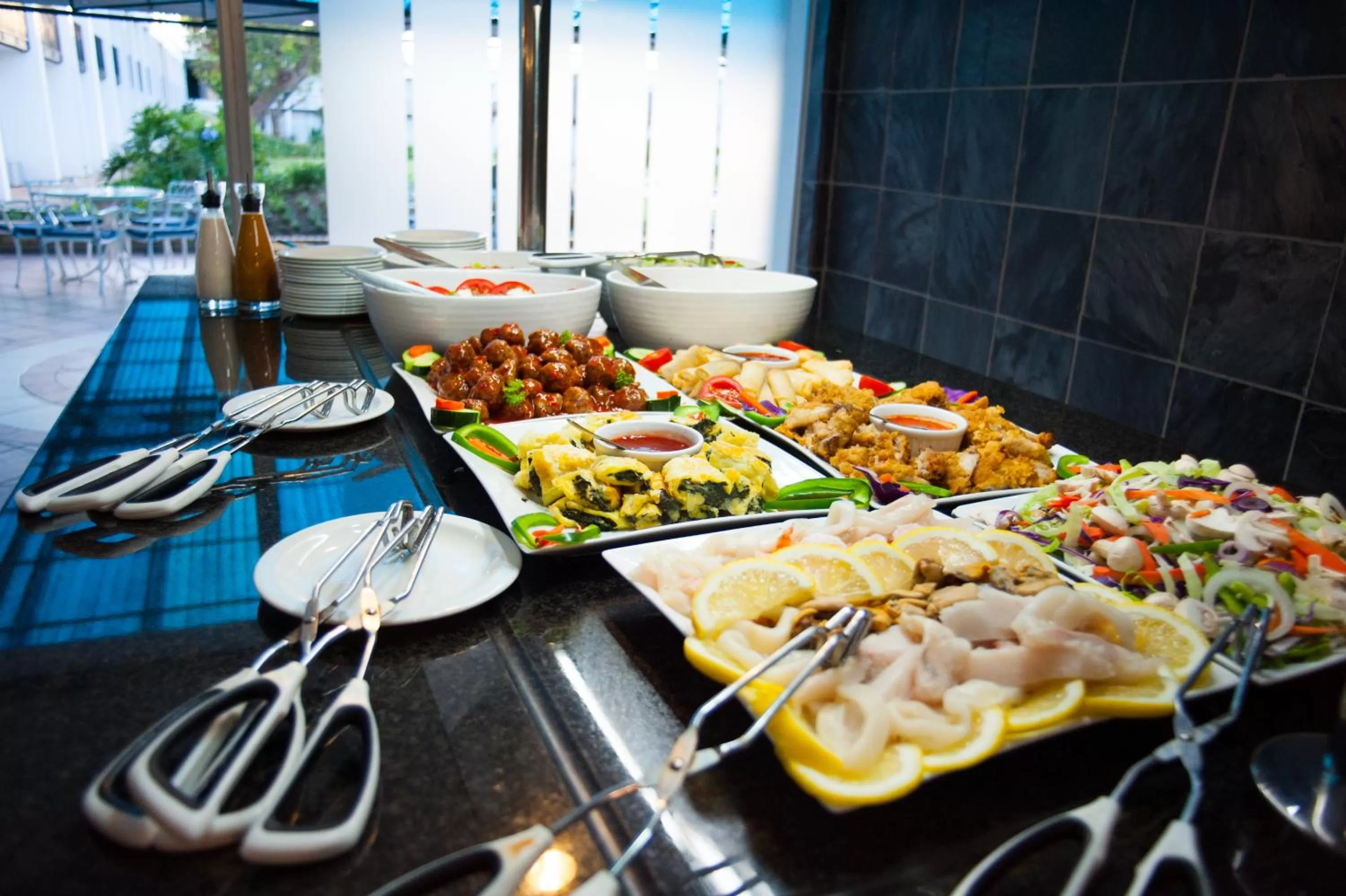 Restaurant/places to eat in African Sky Newcastle Inn