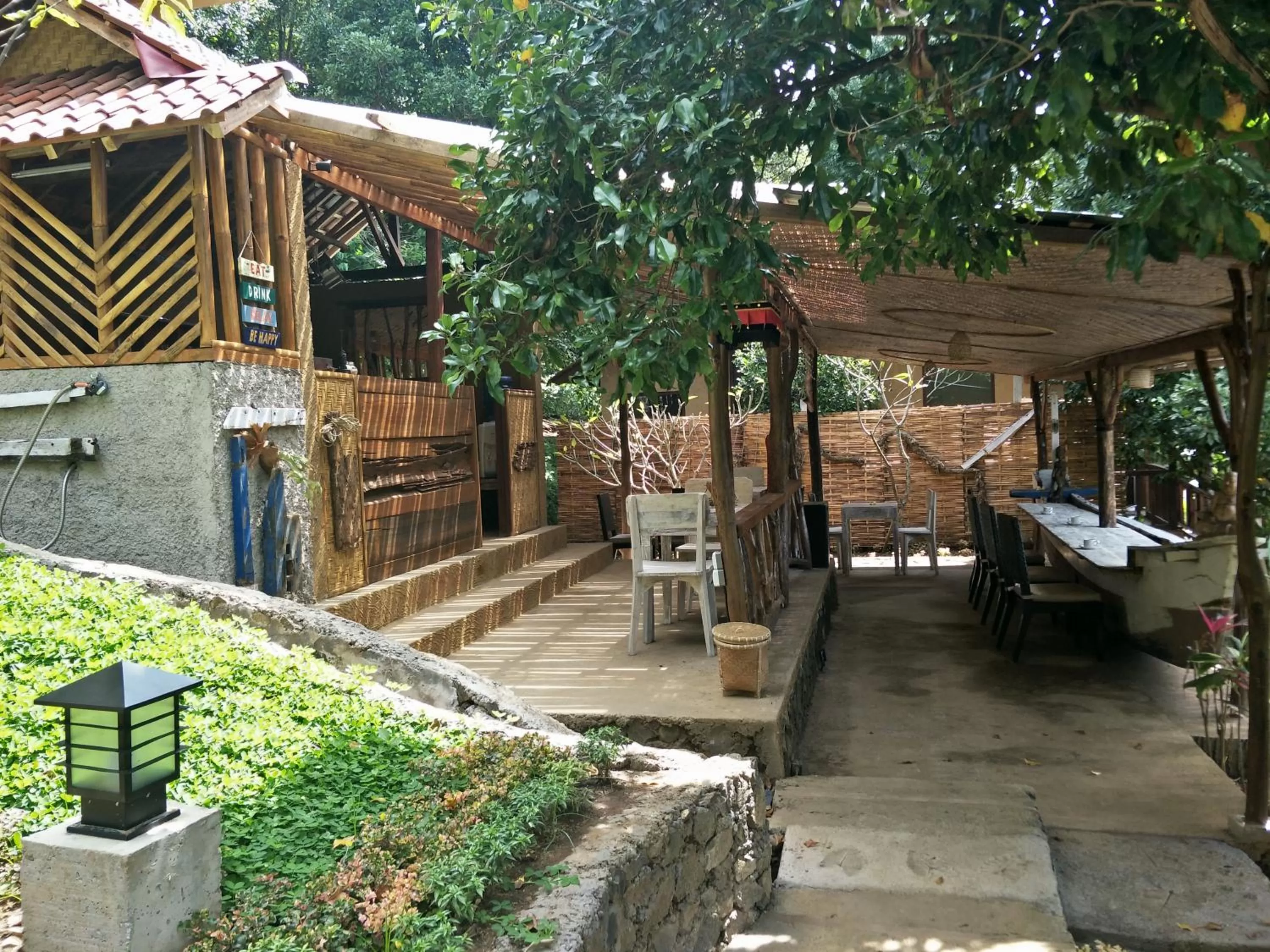 Restaurant/places to eat in Swar Bali Lodge