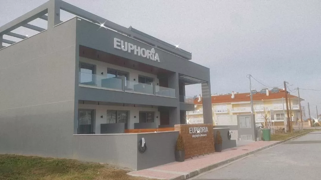 Property Building in EUPHORIA ''Staying in Pleasure''