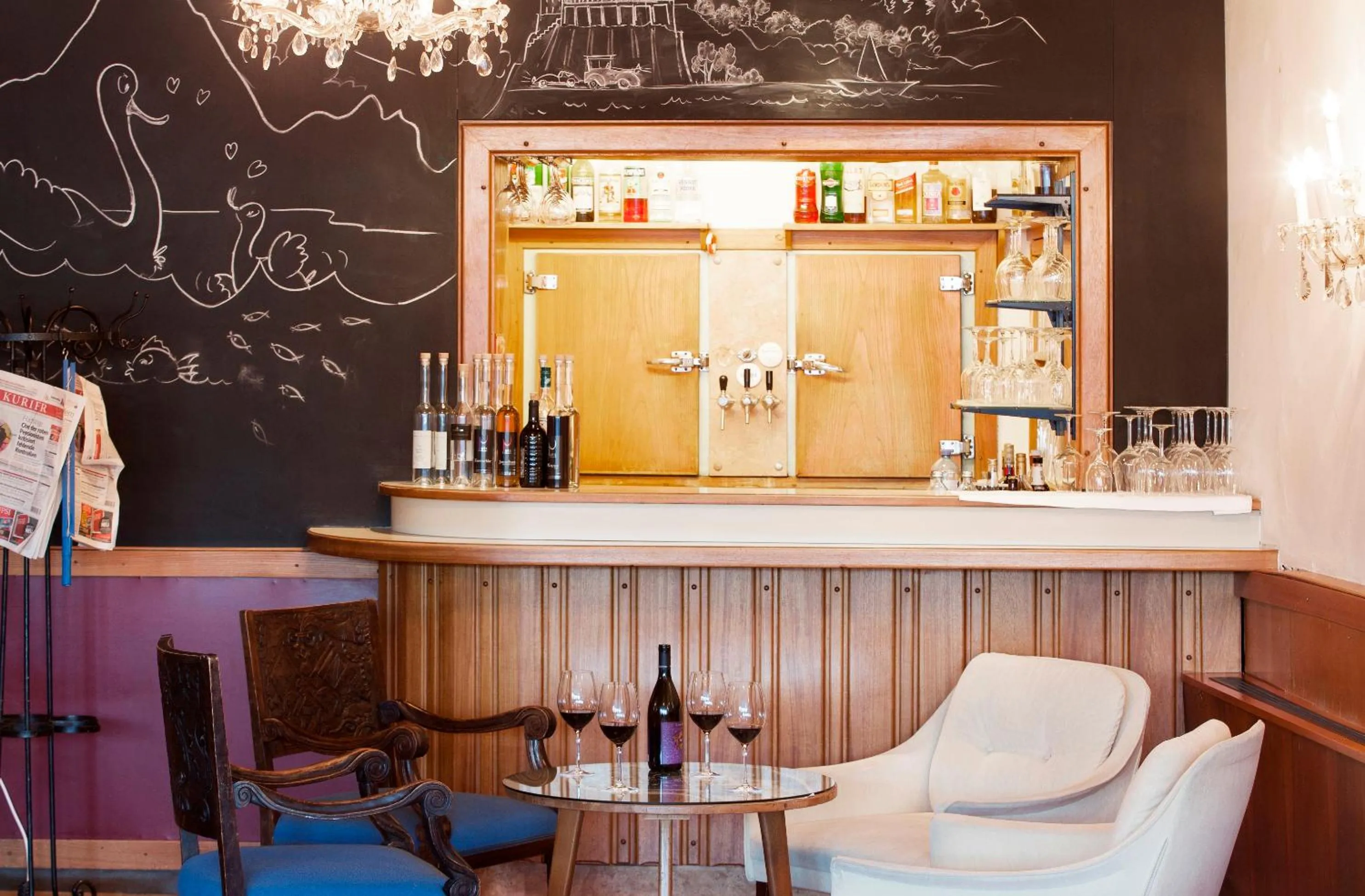 Lounge or bar in Keramikhotel Goldener Brunnen