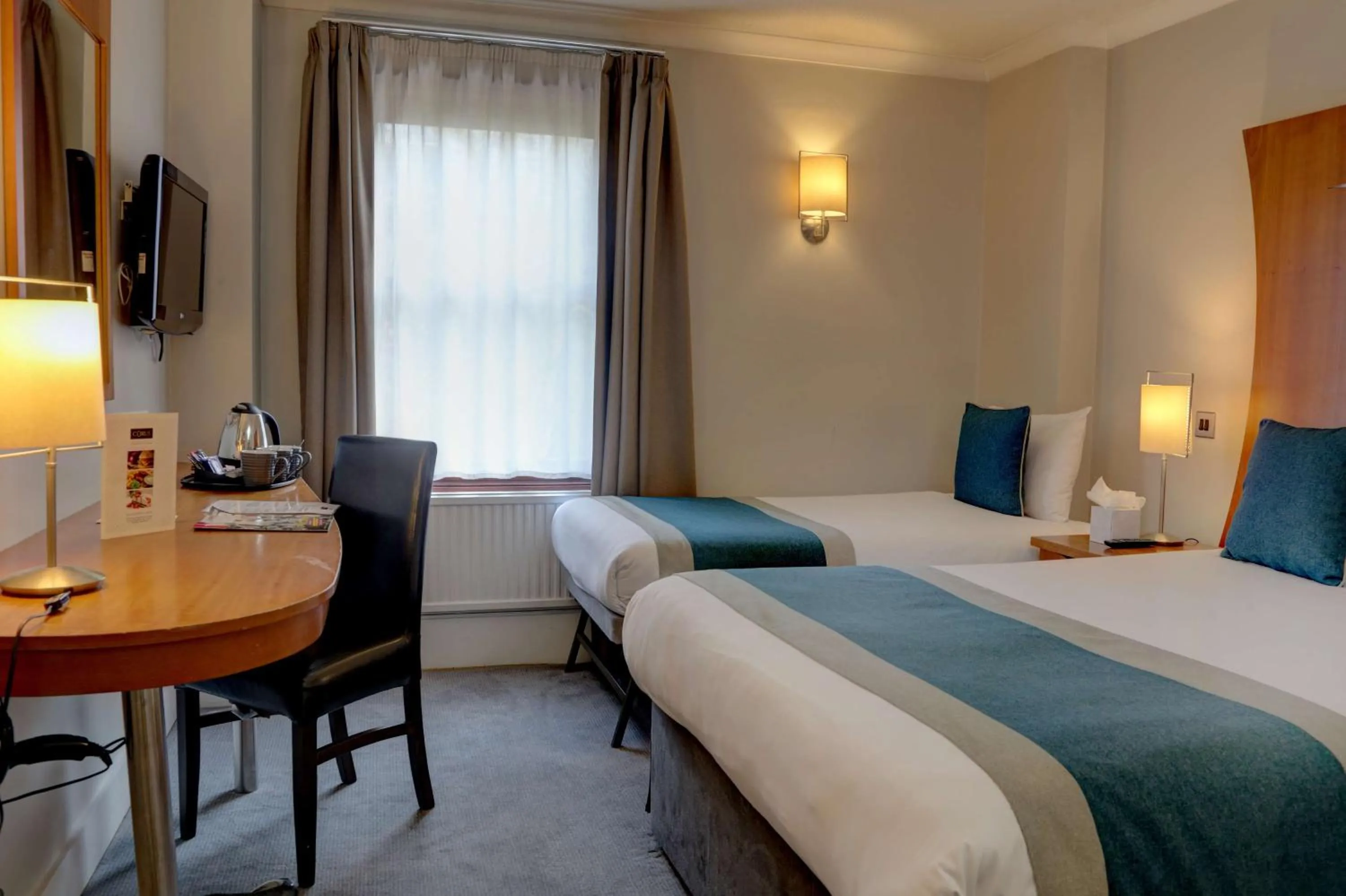 Photo of the whole room in Corus Hyde Park Hotel