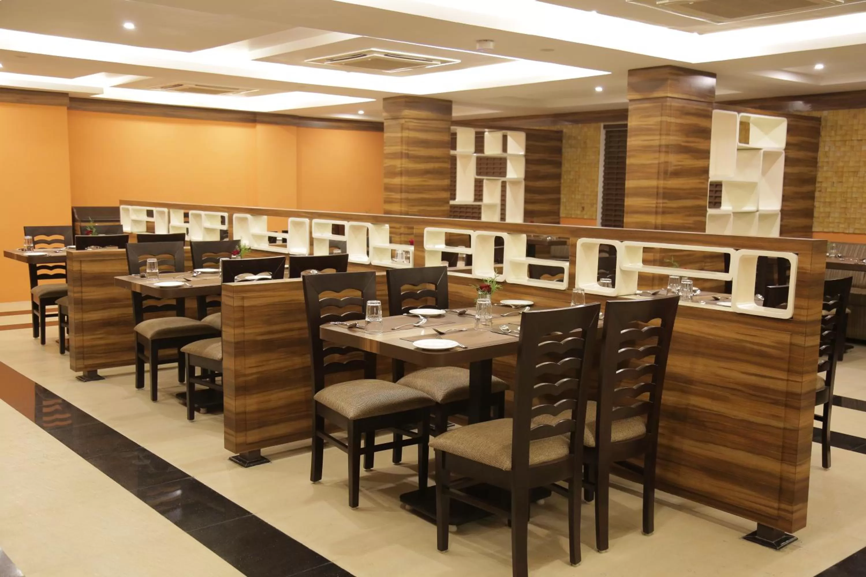 Restaurant/places to eat in Rangalaya Royal