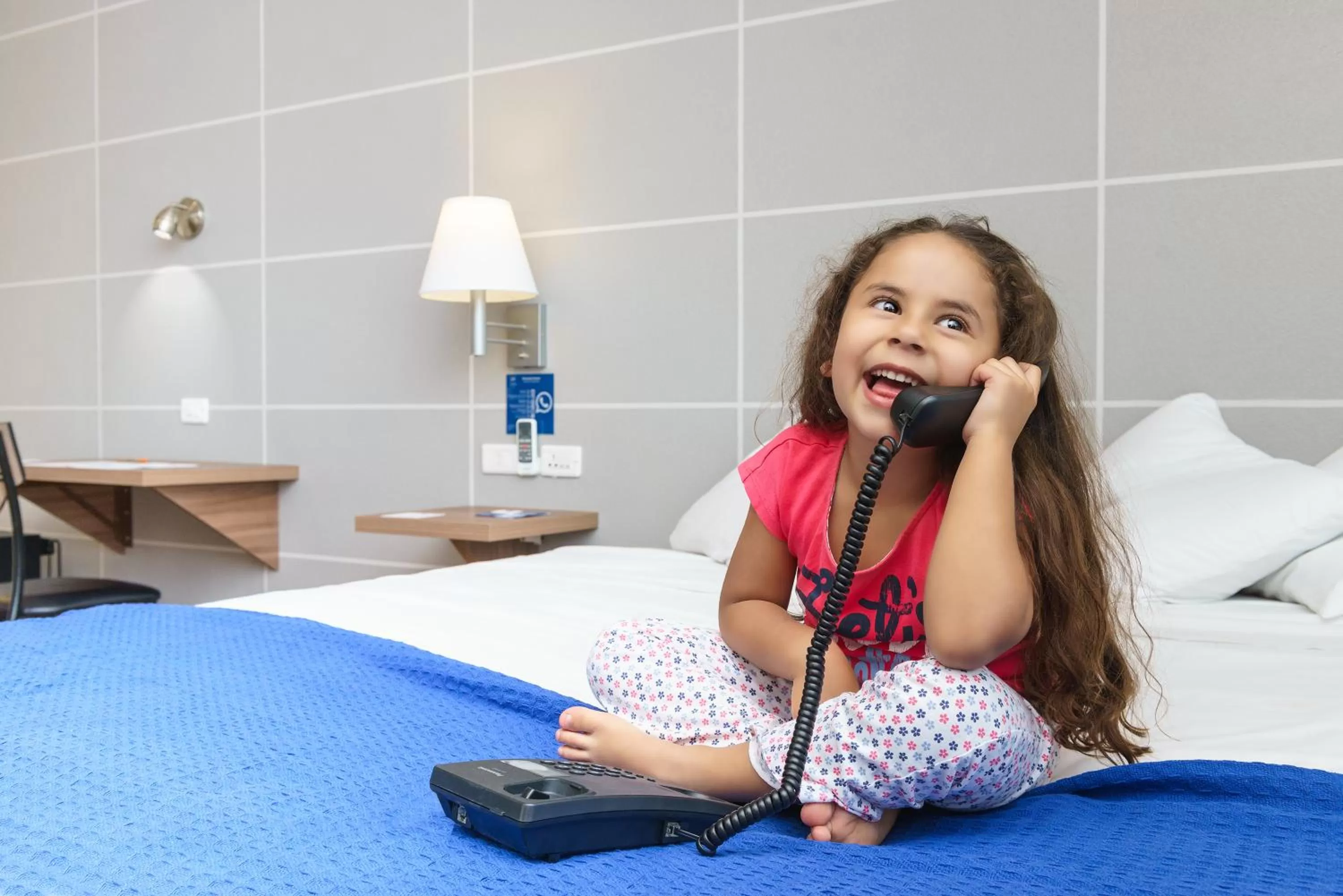 Shower, Bed in Hotel LP Santa Cruz Centro