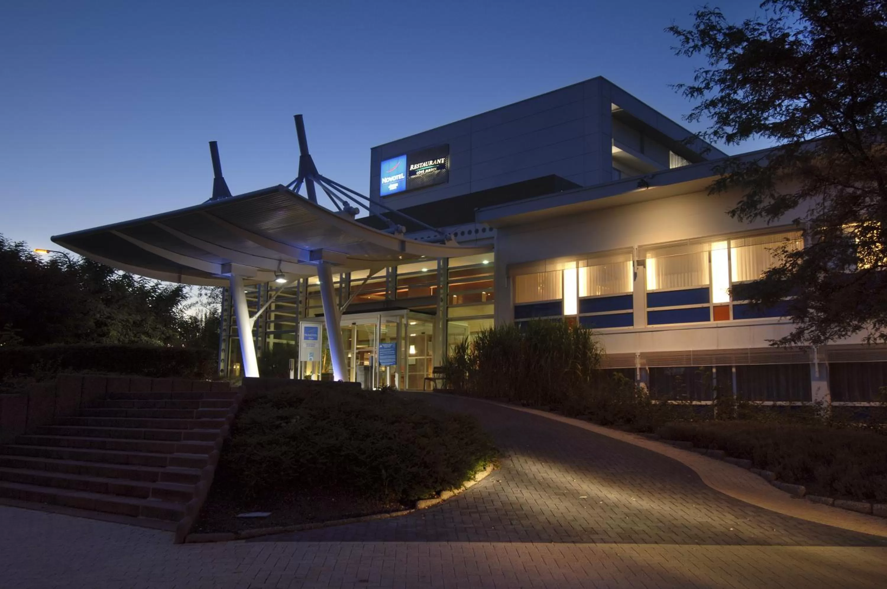 Facade/entrance in Novotel Brussels Airport