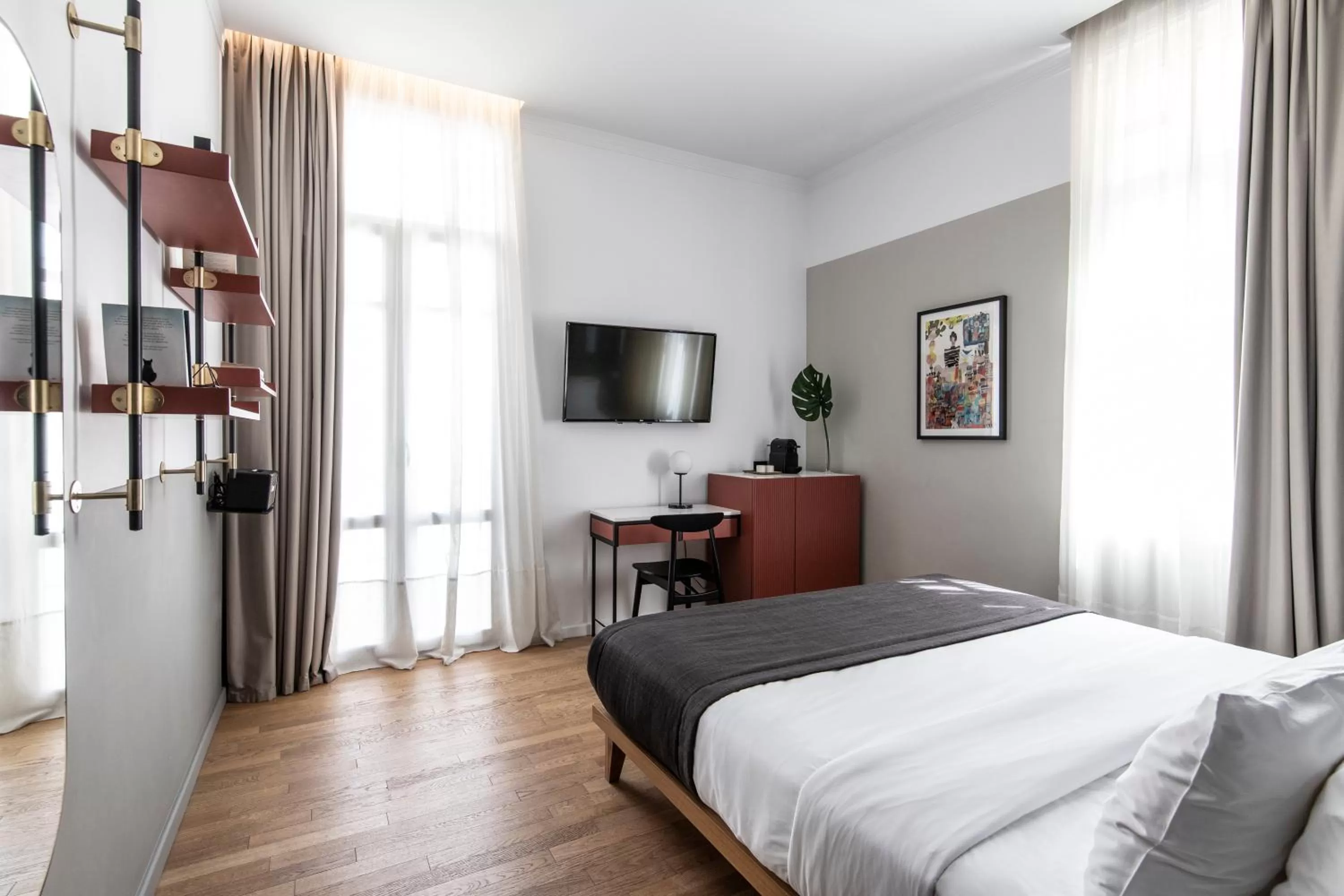 Bed in The Modernist Thessaloniki