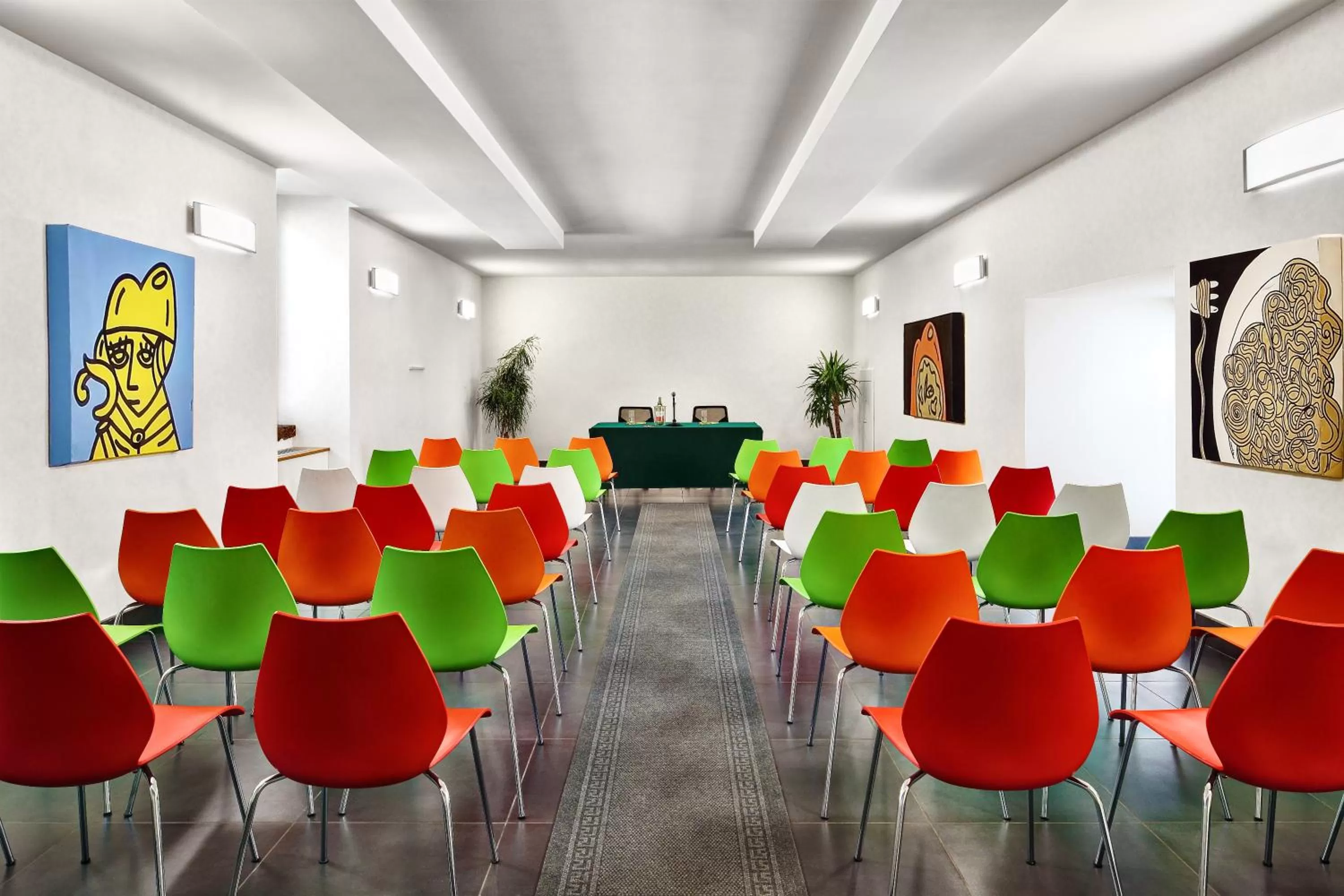 Business facilities in Hotel Piazza Bellini & Apartments