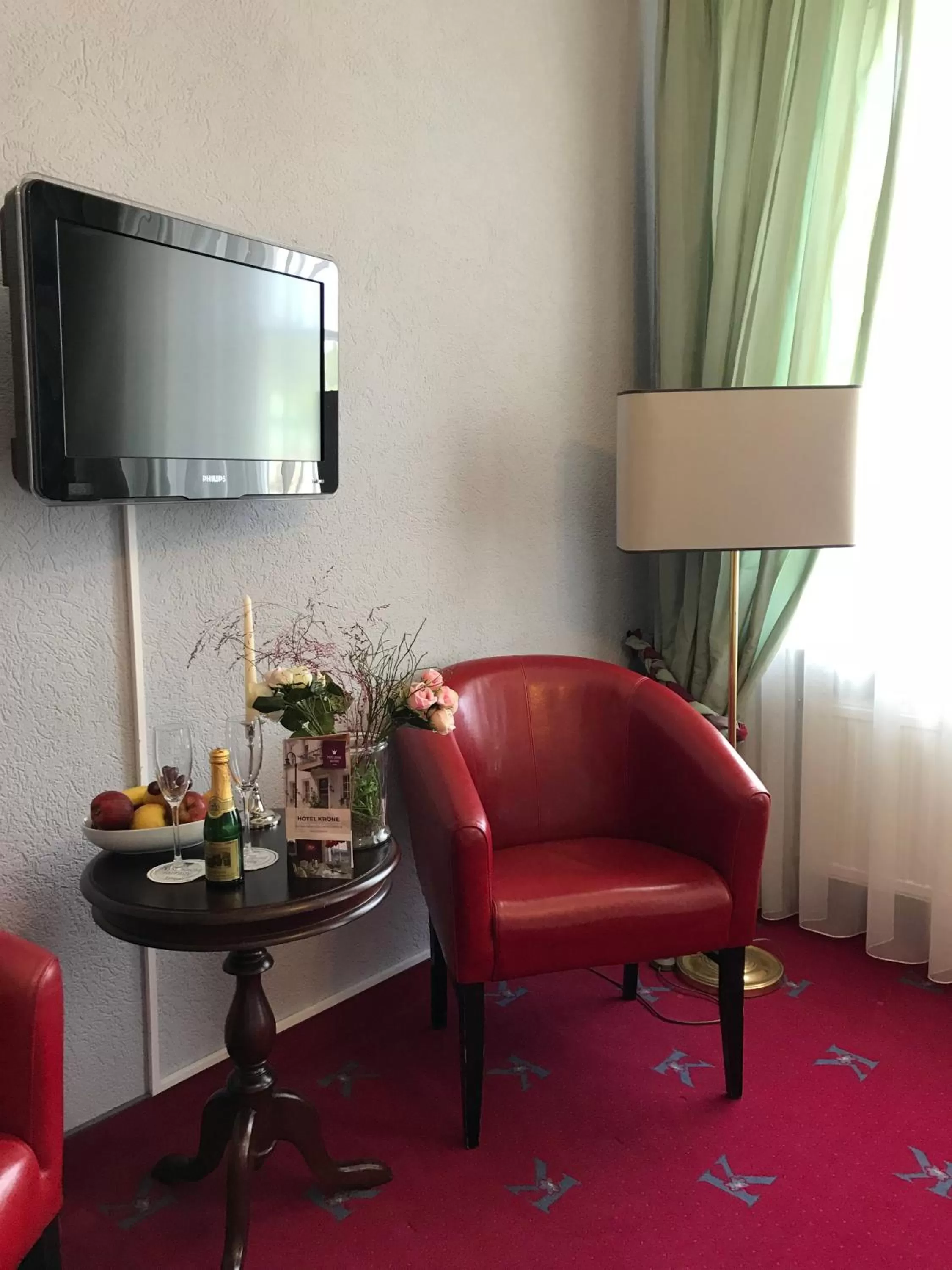 TV and multimedia, TV/Entertainment Center in Hotel Krone am Park