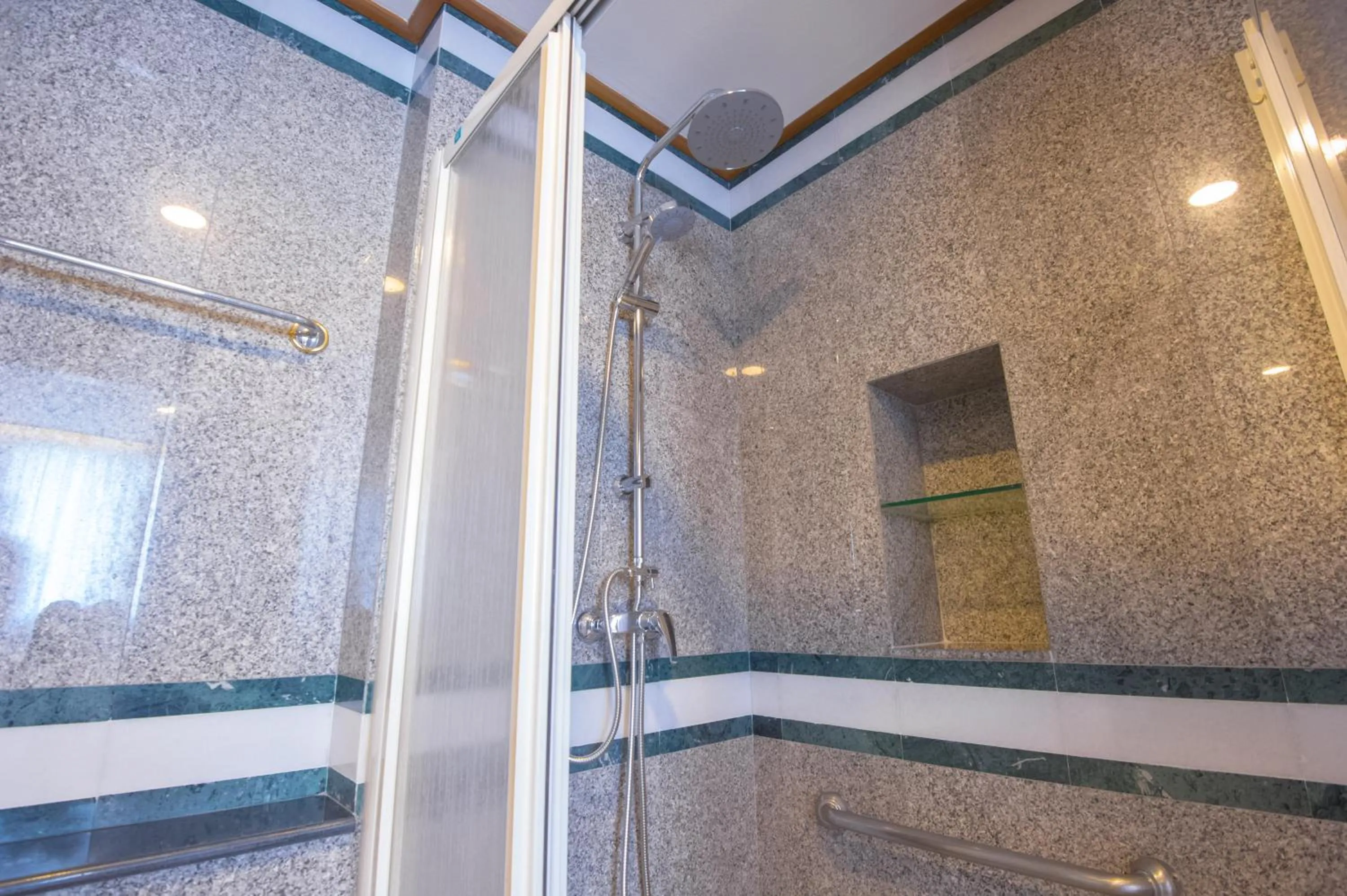 Bathroom in Glur Central Pratunam