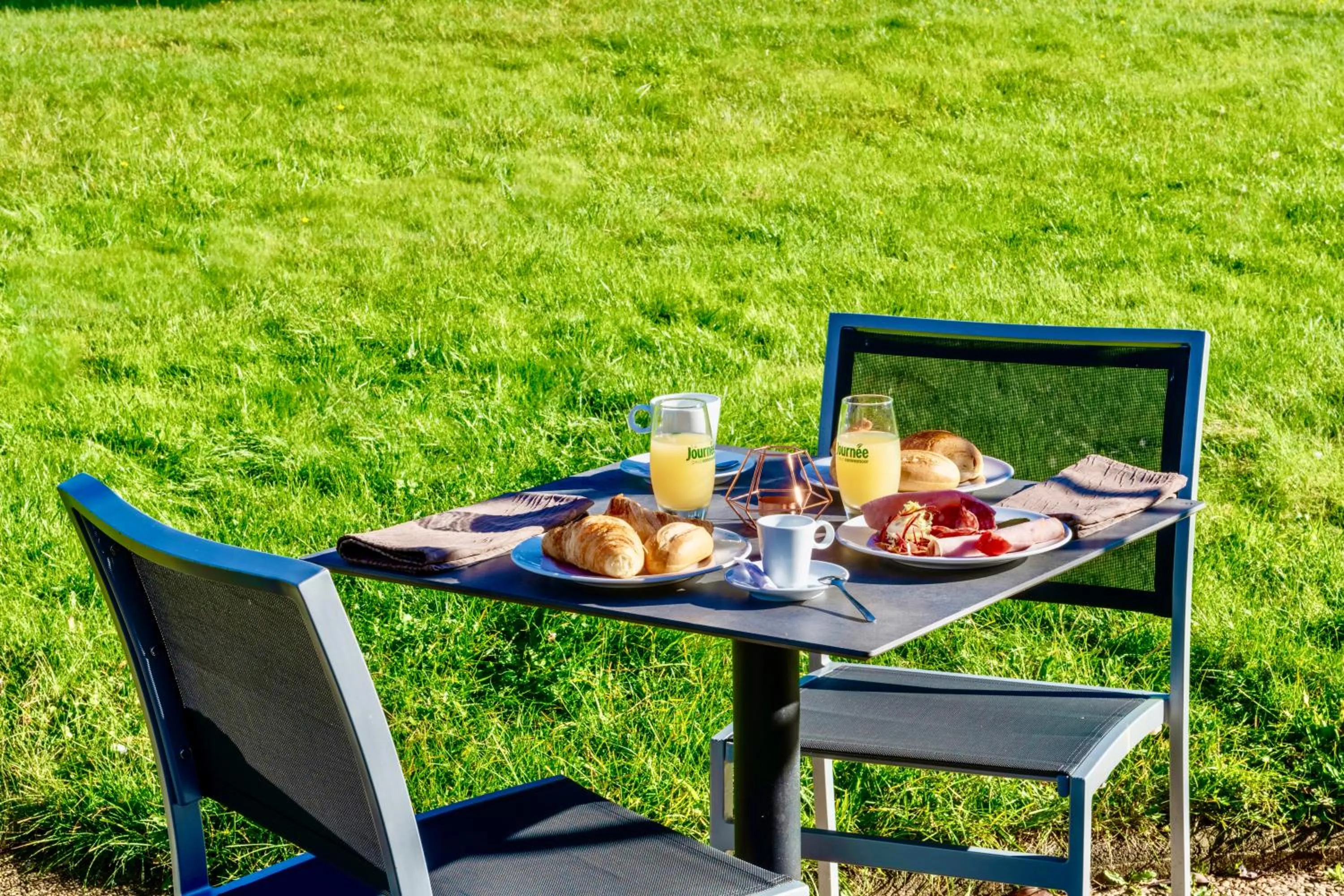 Food and drinks in Kyriad Hotel Meaux