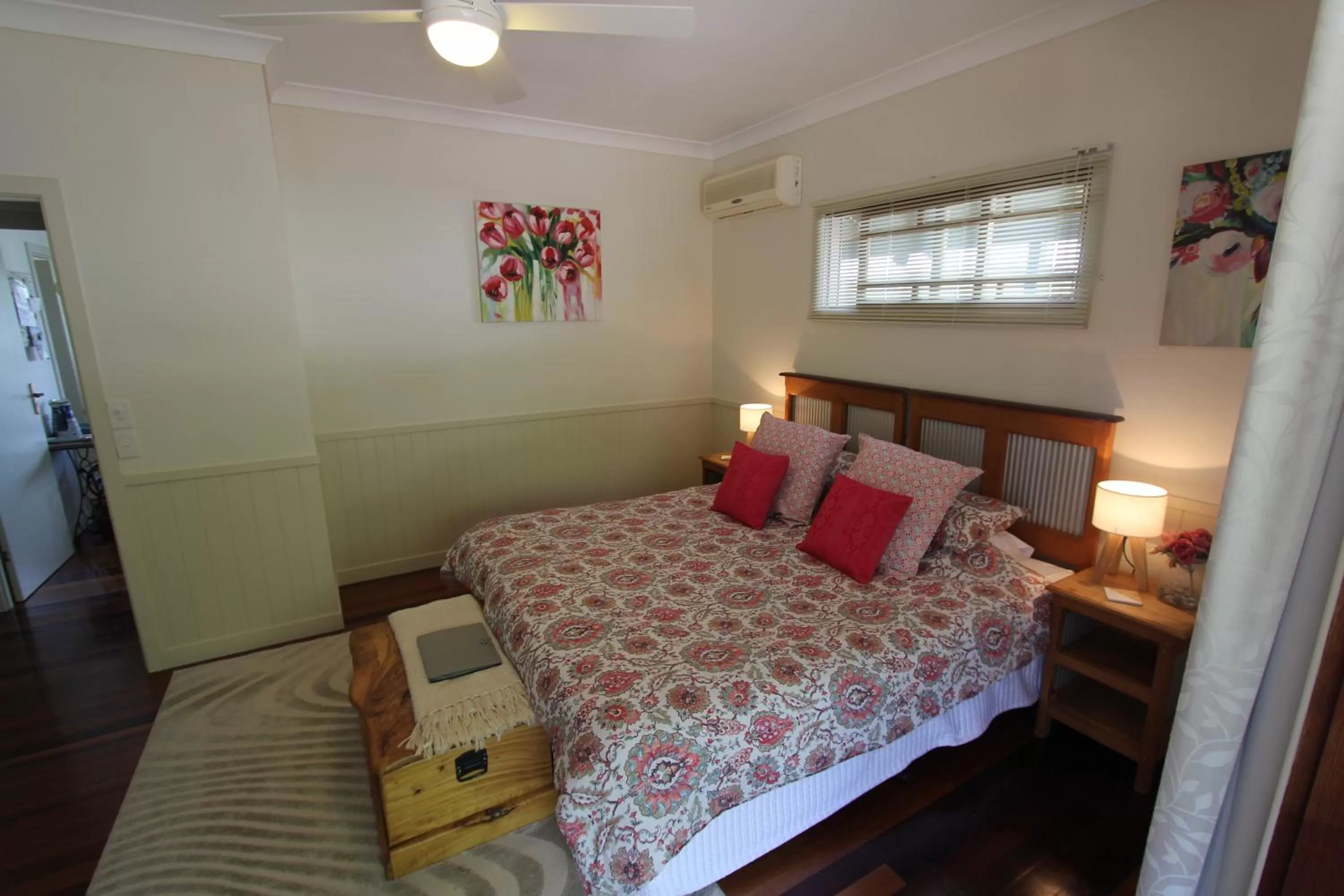 Photo of the whole room, Bed in Gridley Homestead B&B