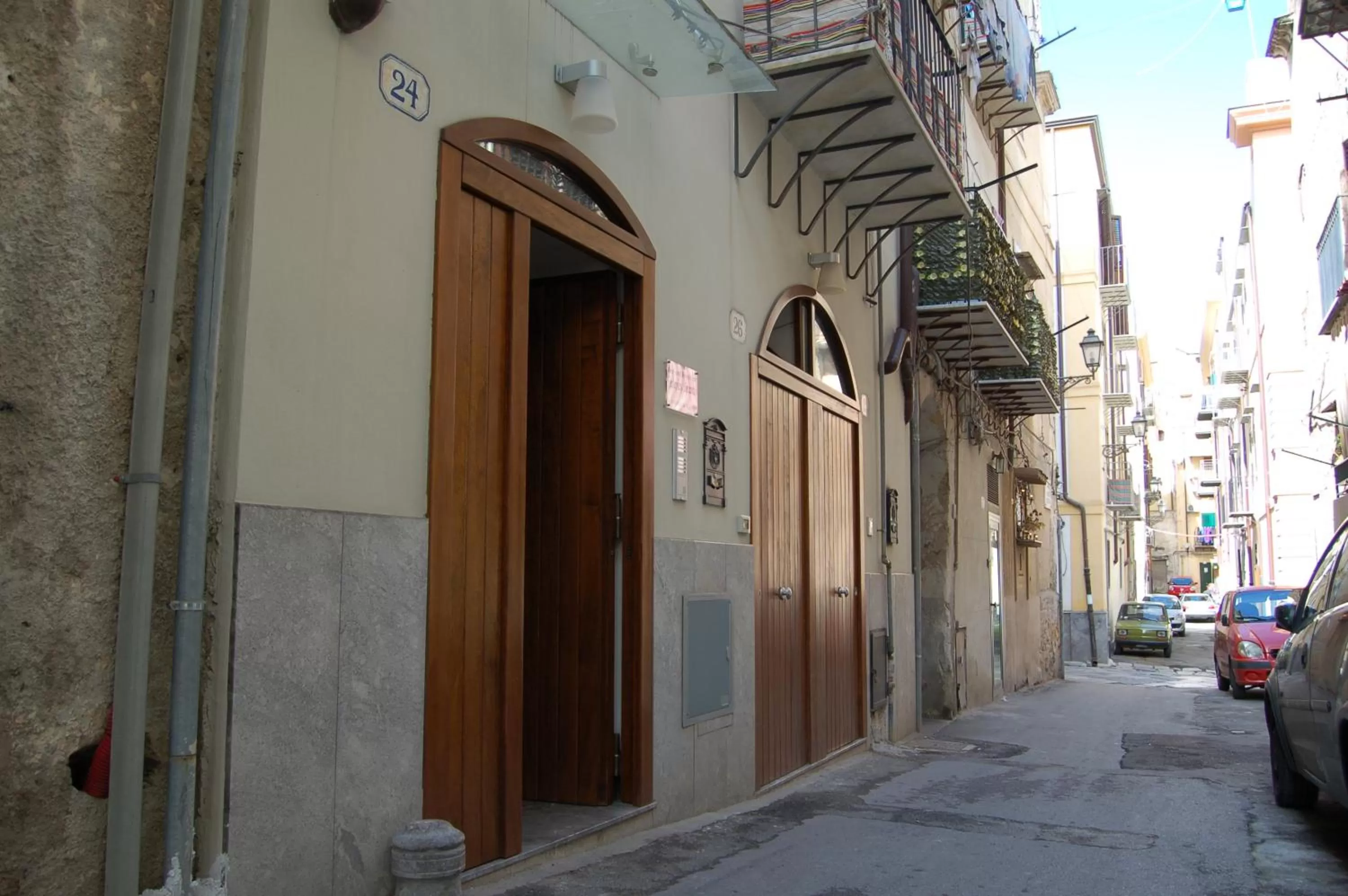 Facade/entrance in Federico Secondo B&B