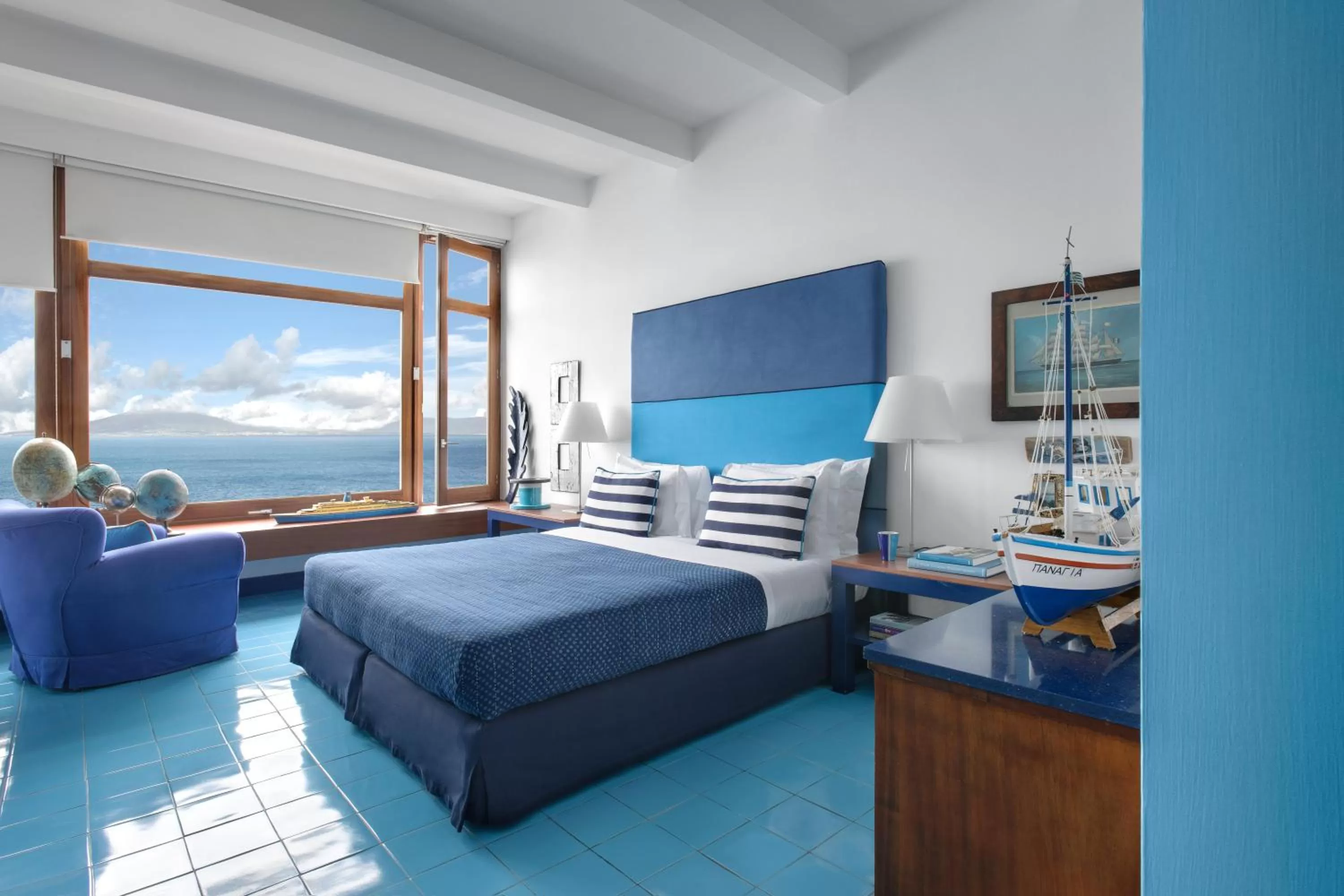 Deluxe Double Room with Sea View in Maison La Minervetta
