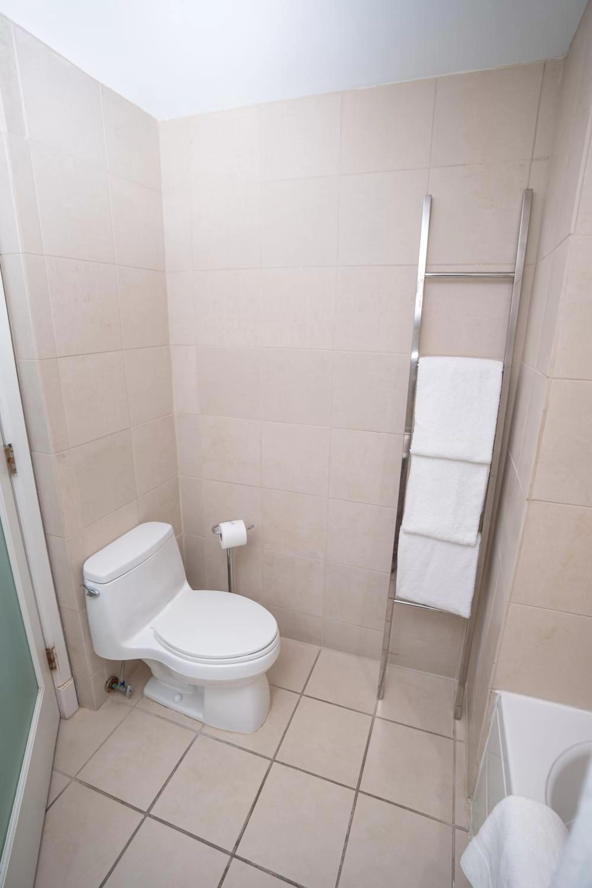 Bathroom in The Sagamore Hotel South Beach