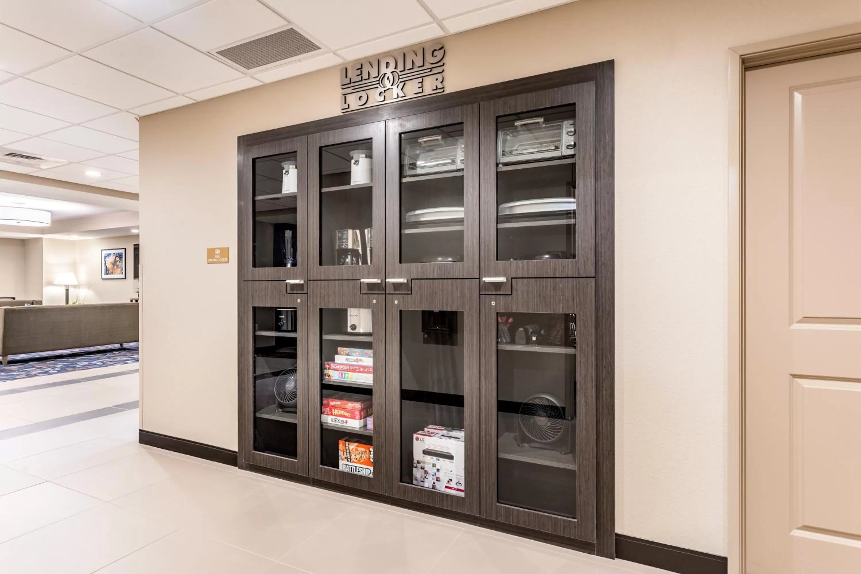 Lobby or reception in Candlewood Suites Eau Claire I-94 by IHG