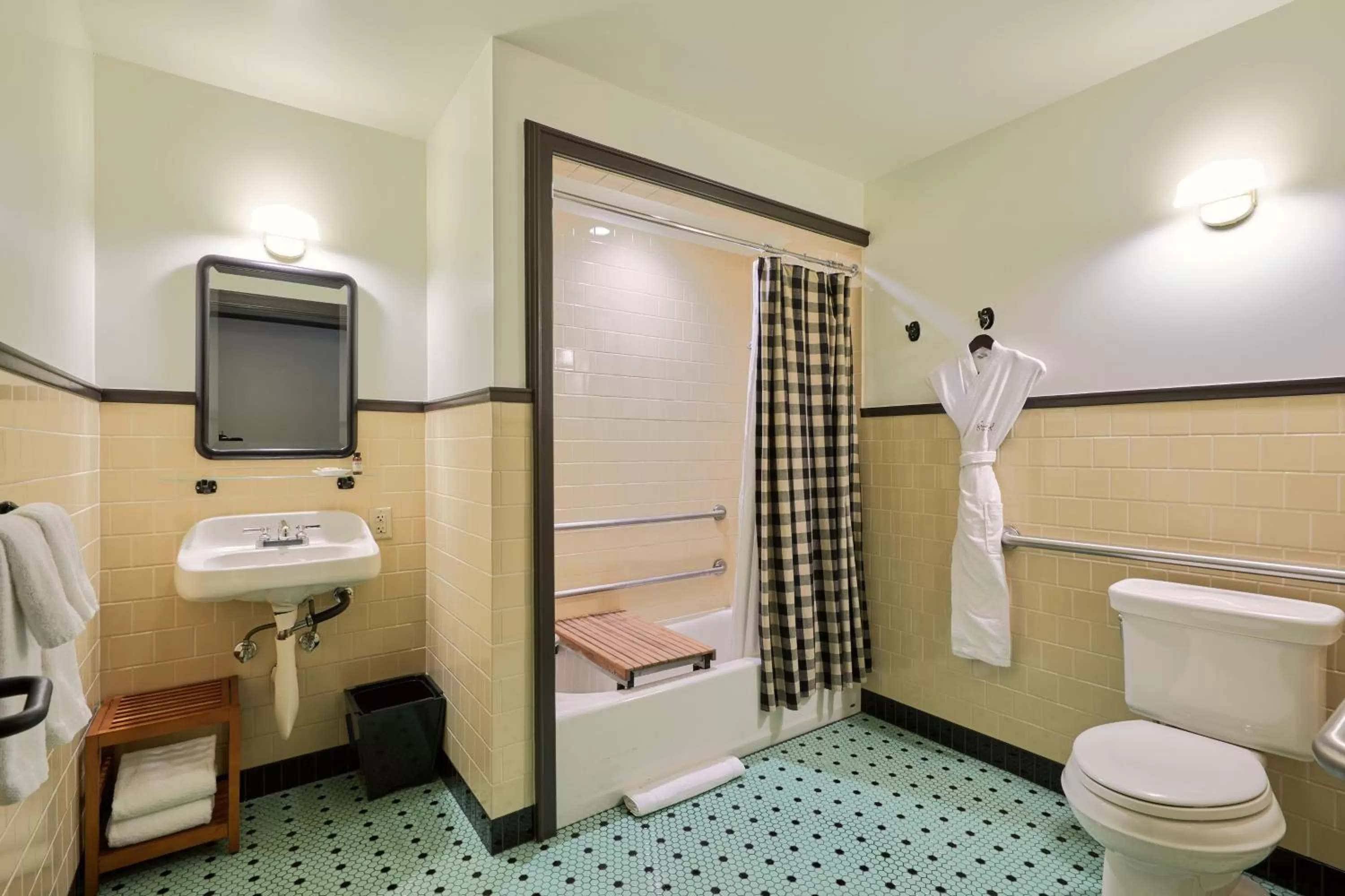 Bathroom in Freehand Los Angeles