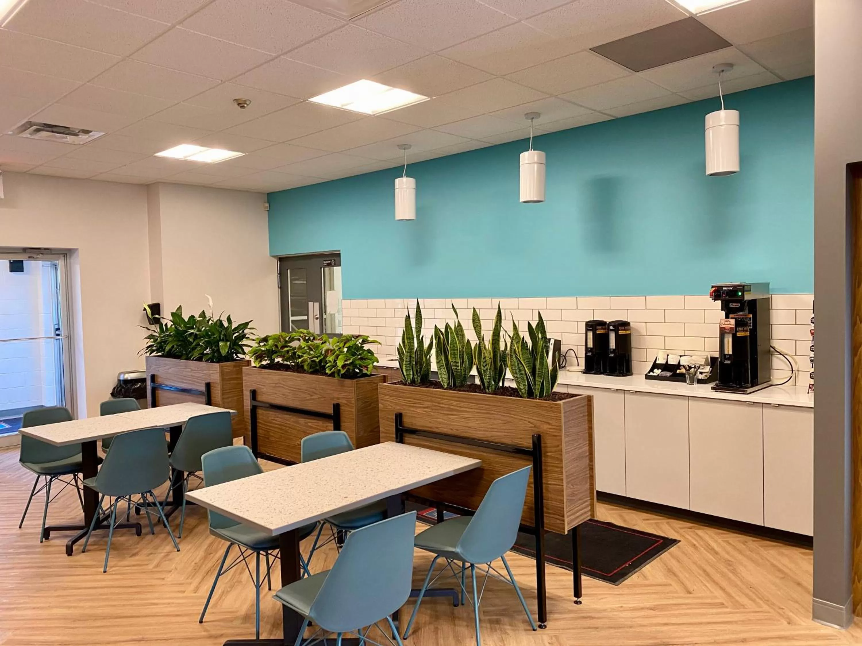 Lobby or reception in Howard Johnson by Wyndham Winnipeg West