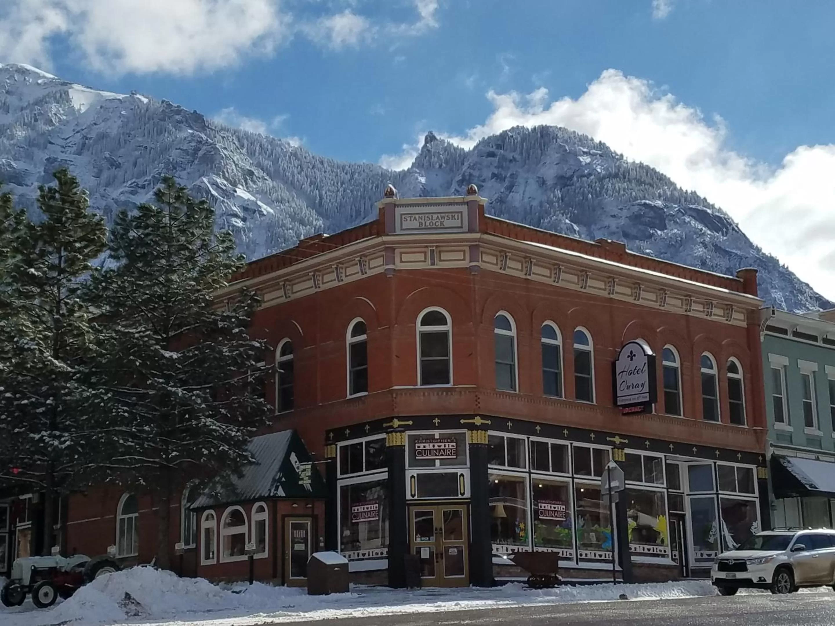 Property building in Hotel Ouray - for 12 years old and over