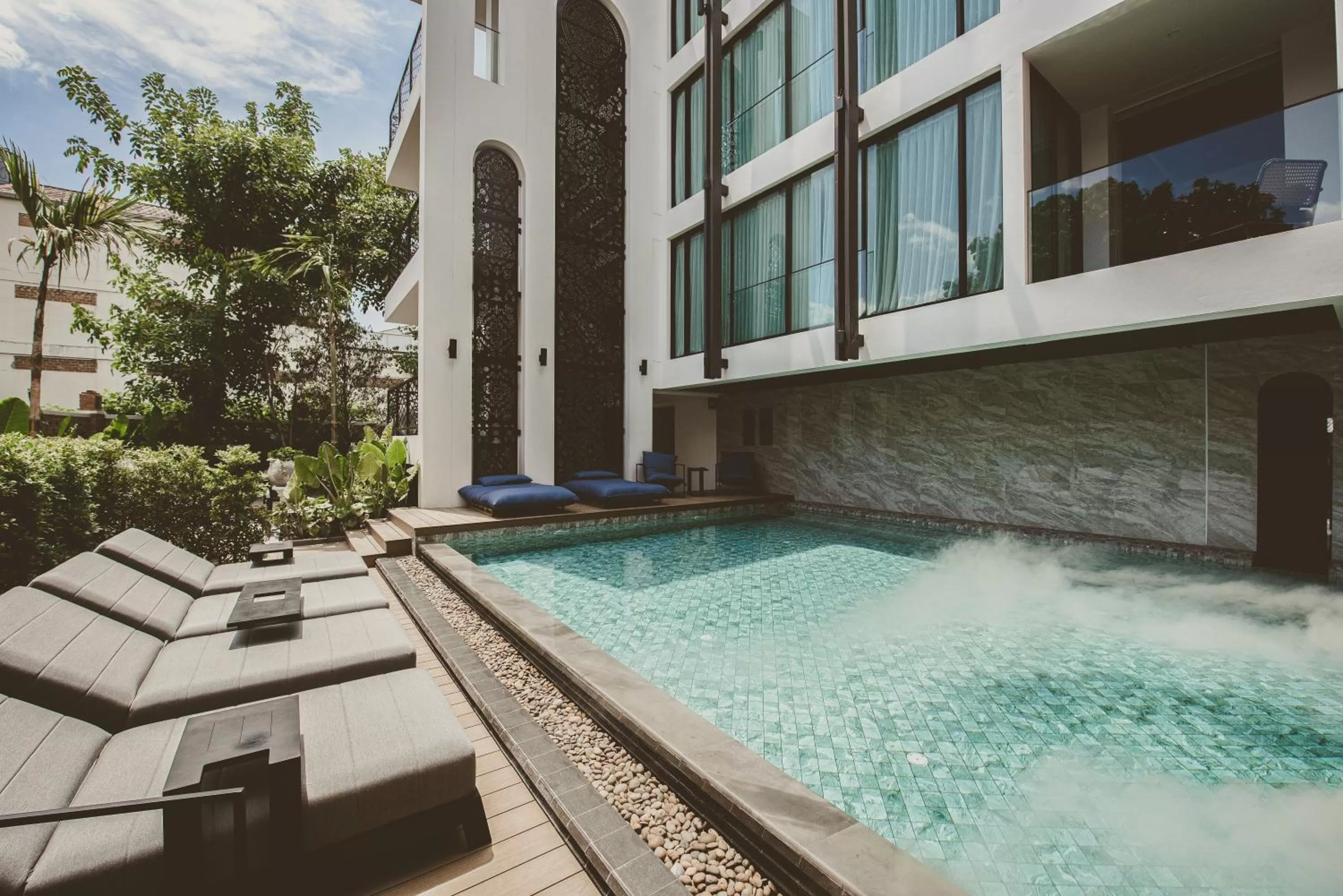 sunbed in THEE Vijit Lanna by TH District