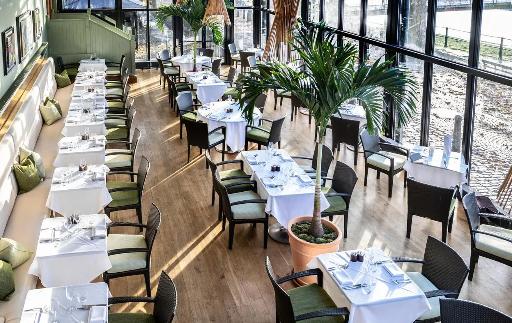 Restaurant/places to eat in The Bristol Hotel