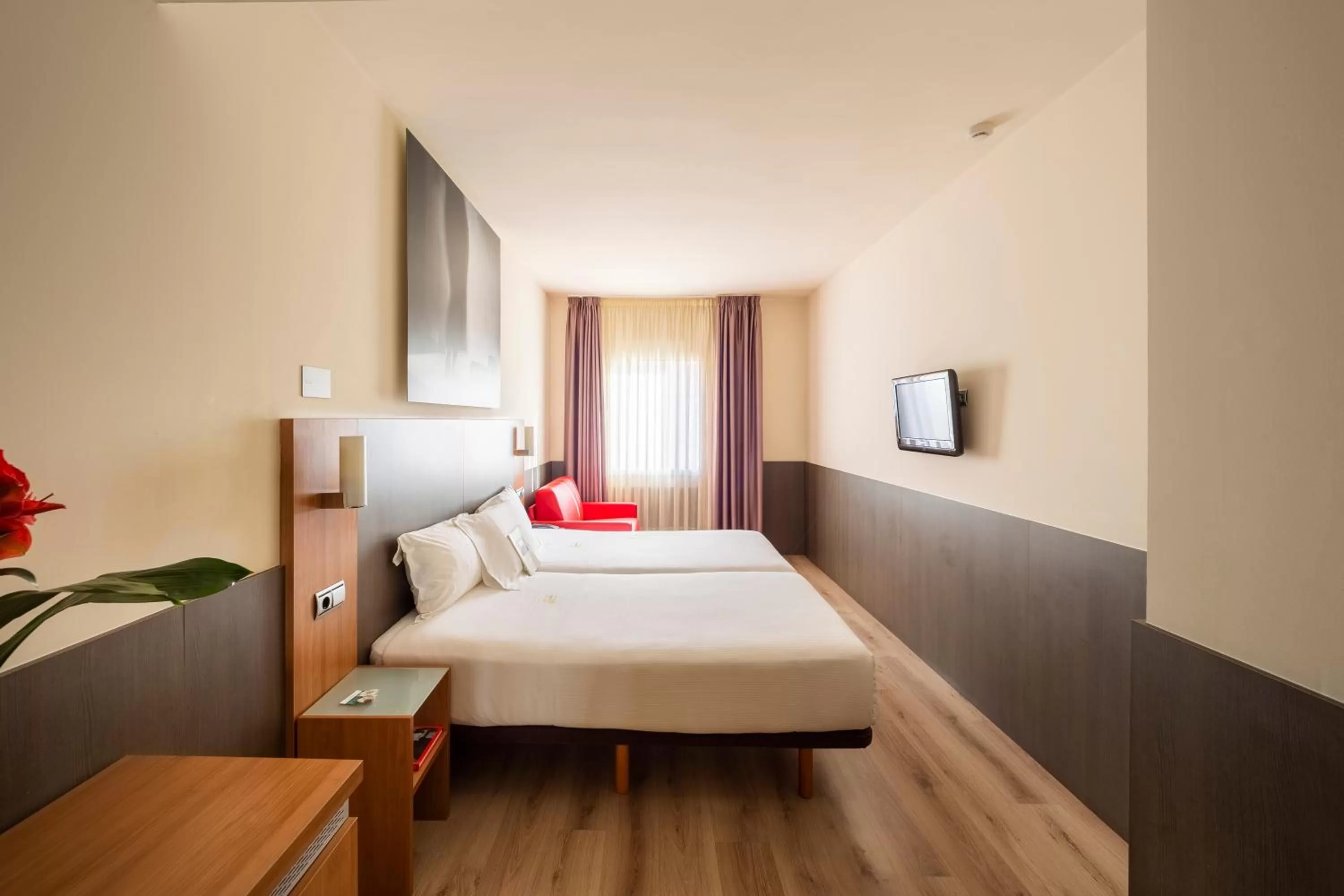 Photo of the whole room, Bed in Maisonnave