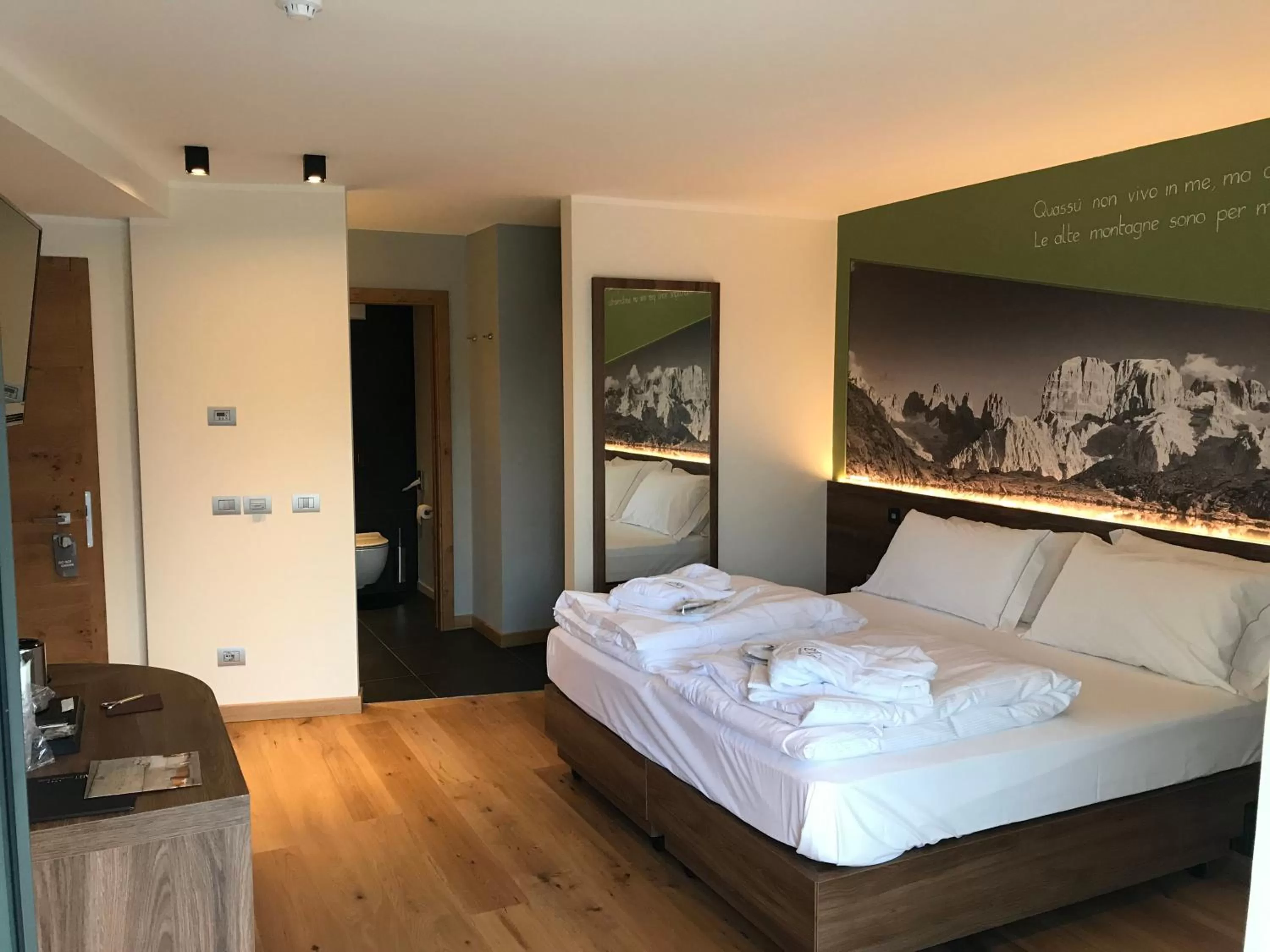 Photo of the whole room, Bed in Dolomeet Boutique Hotel