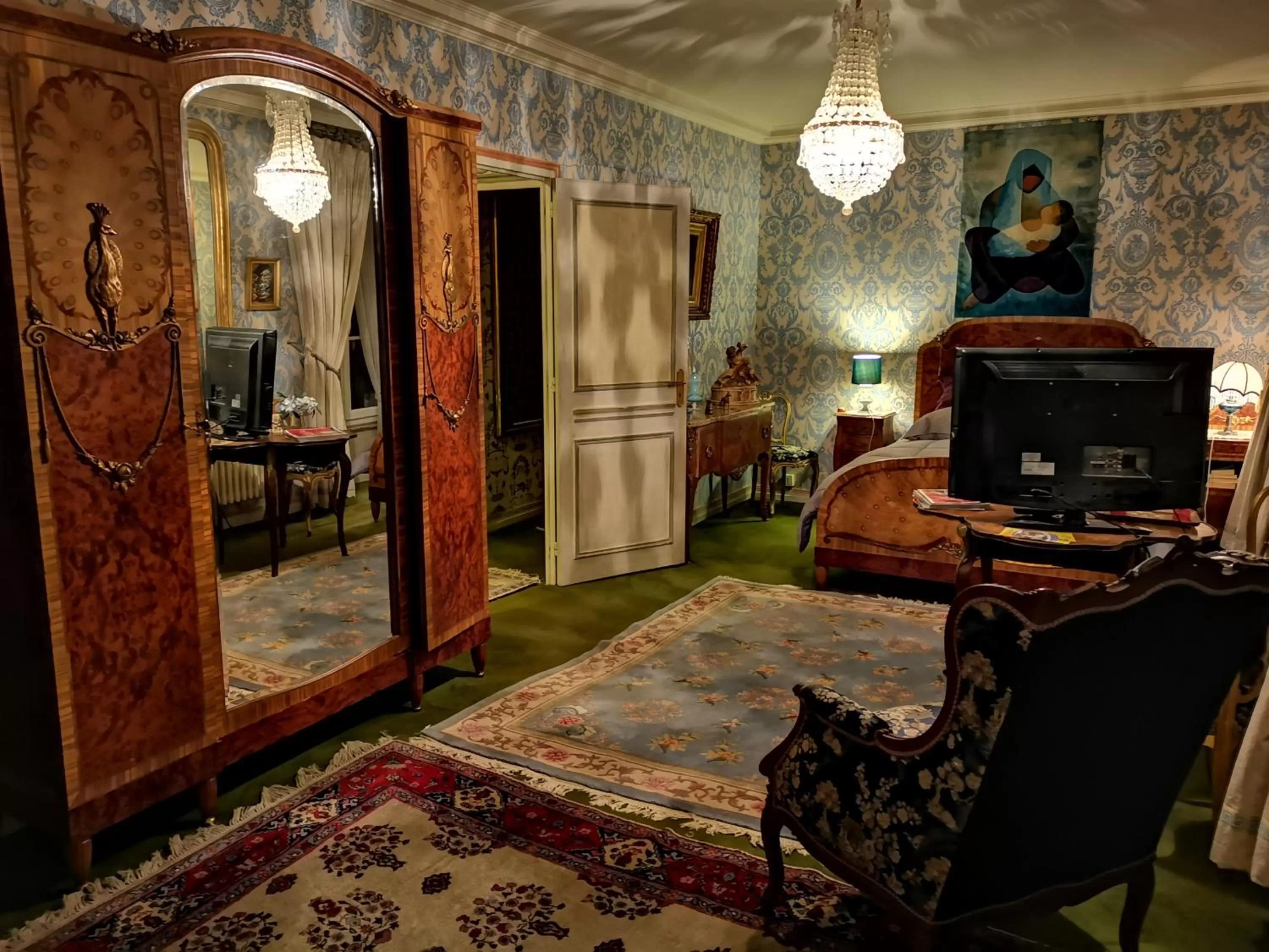 Seating area in Le Kino Panorama