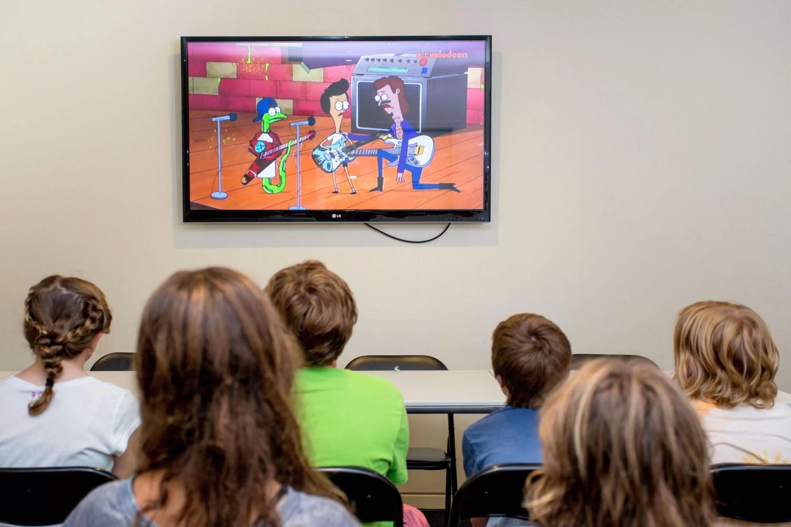 Communal lounge/ TV room, TV/Entertainment Center in Lakeside Forster Holiday Park and Village