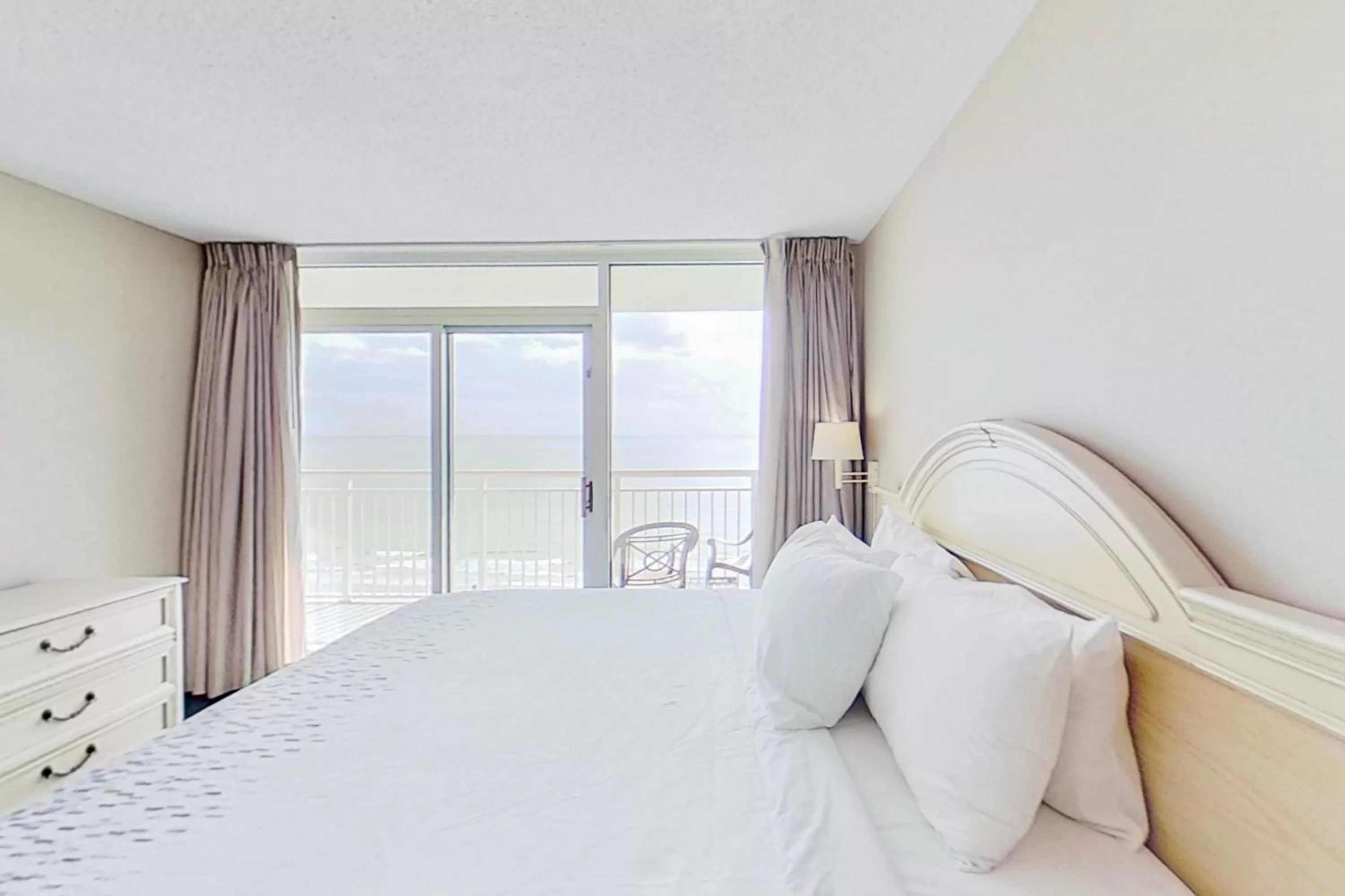 Bed in Camelot by the Sea