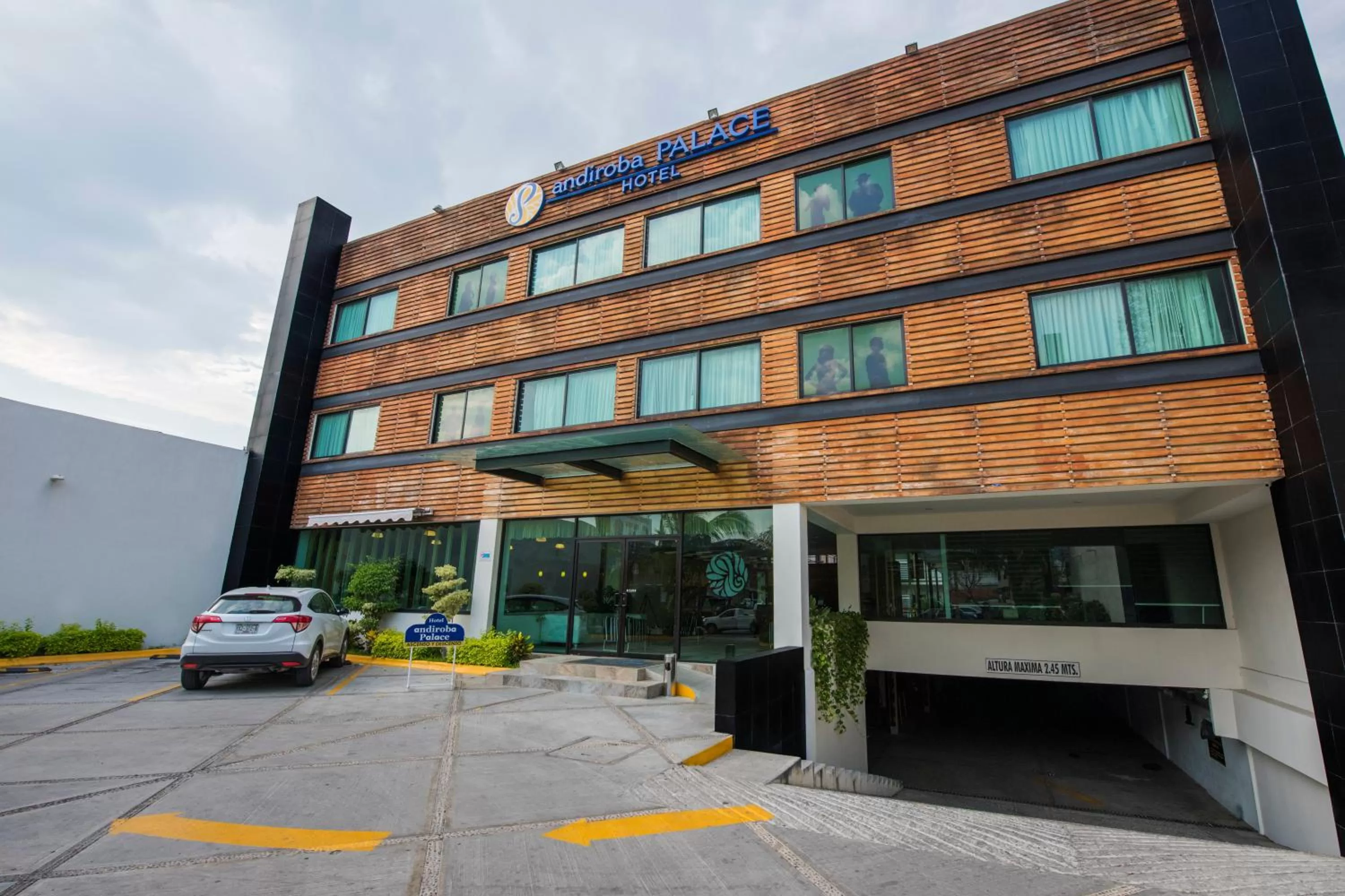 Hotel Andiroba Palace