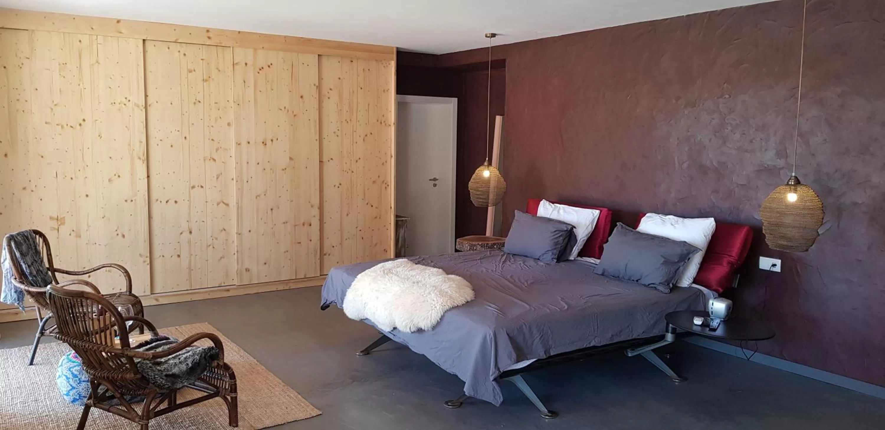 Bed in Trendy and Luxe B&B and Garden Suite