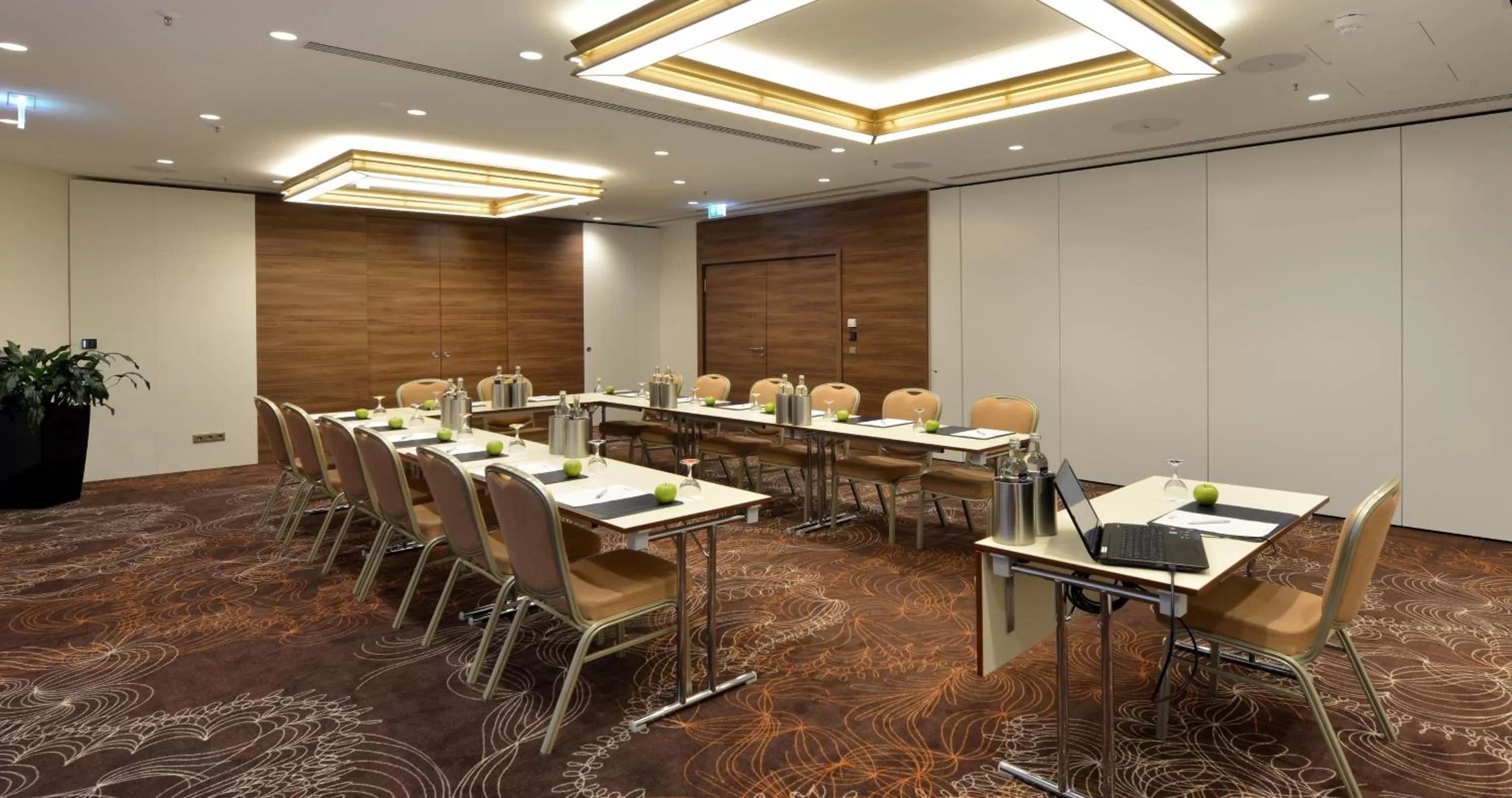 Meeting/conference room in Best Western Plus Delta Park Hotel