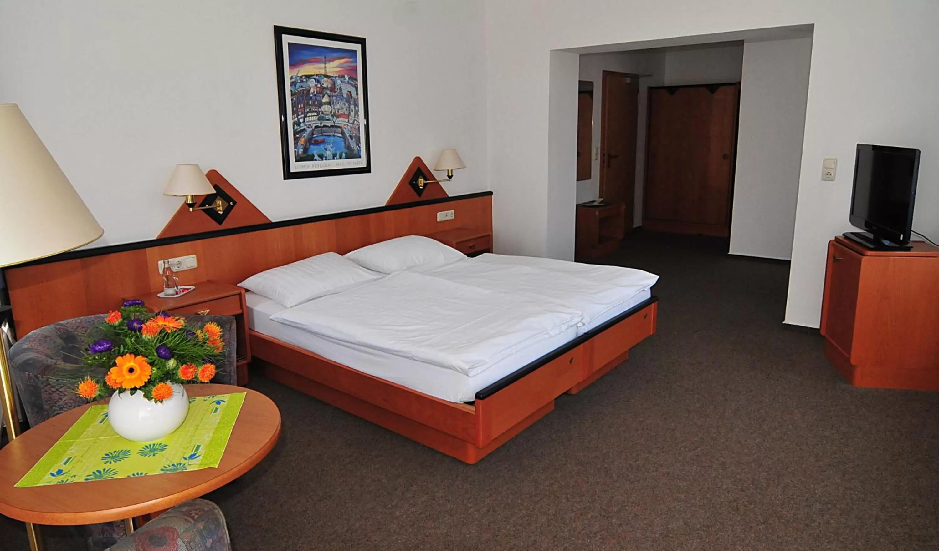 Photo of the whole room, Bed in Hotel Stadt Reinfeld