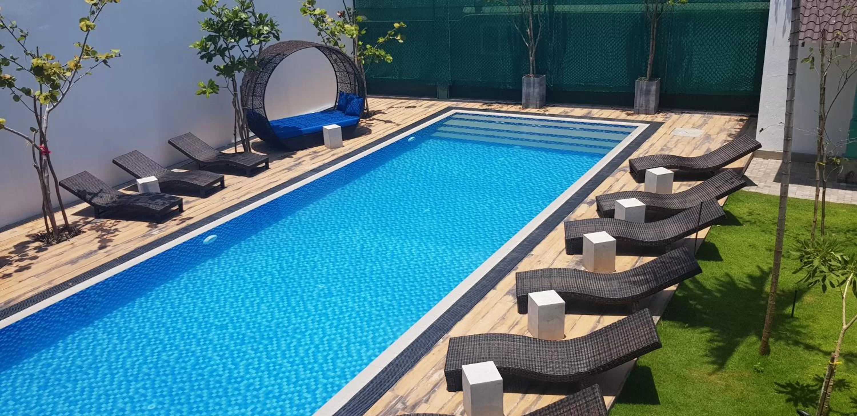 Pool view in Hotel Cloud 9 Negombo