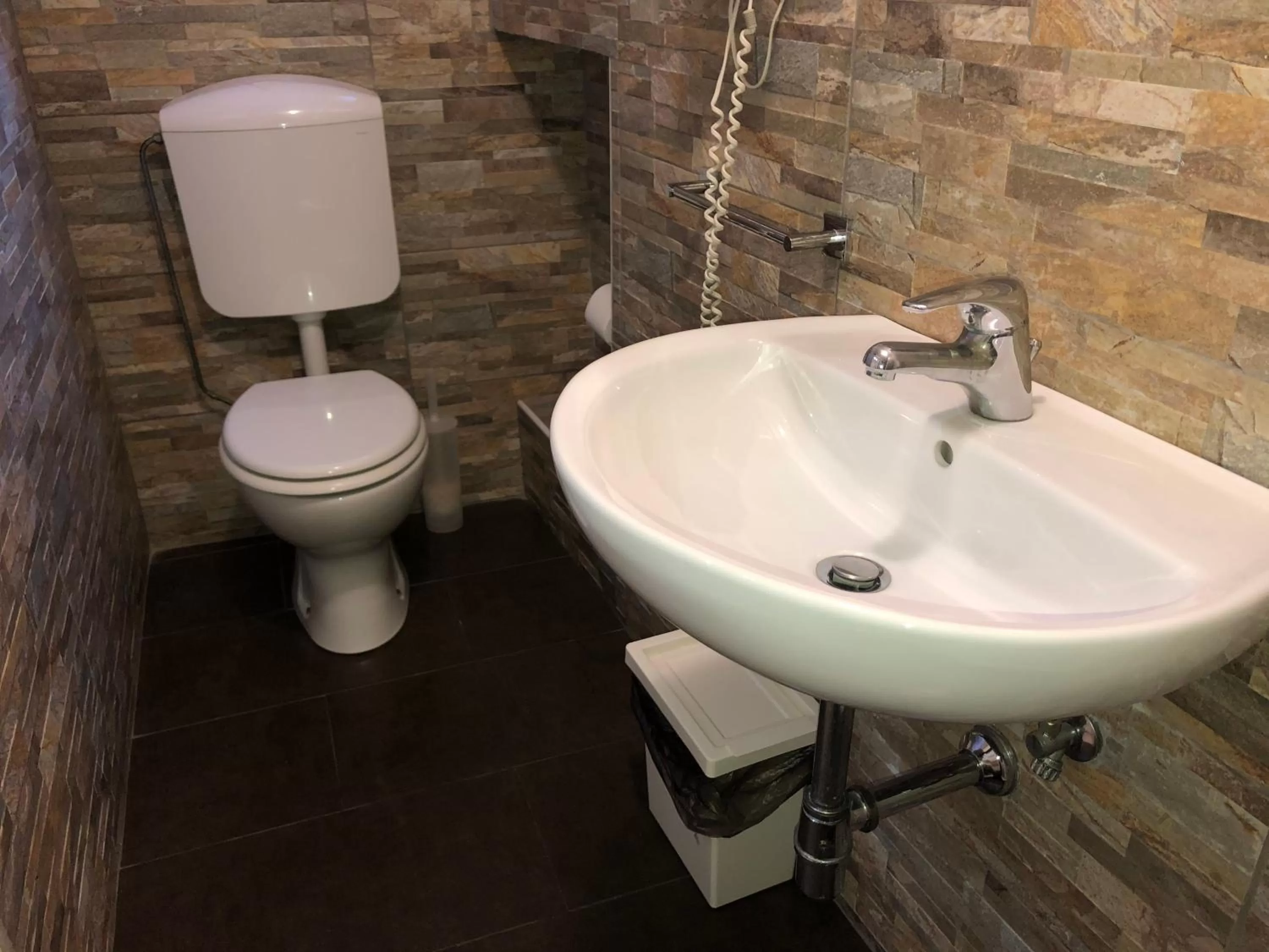 Bathroom in Pontevecchio Relais