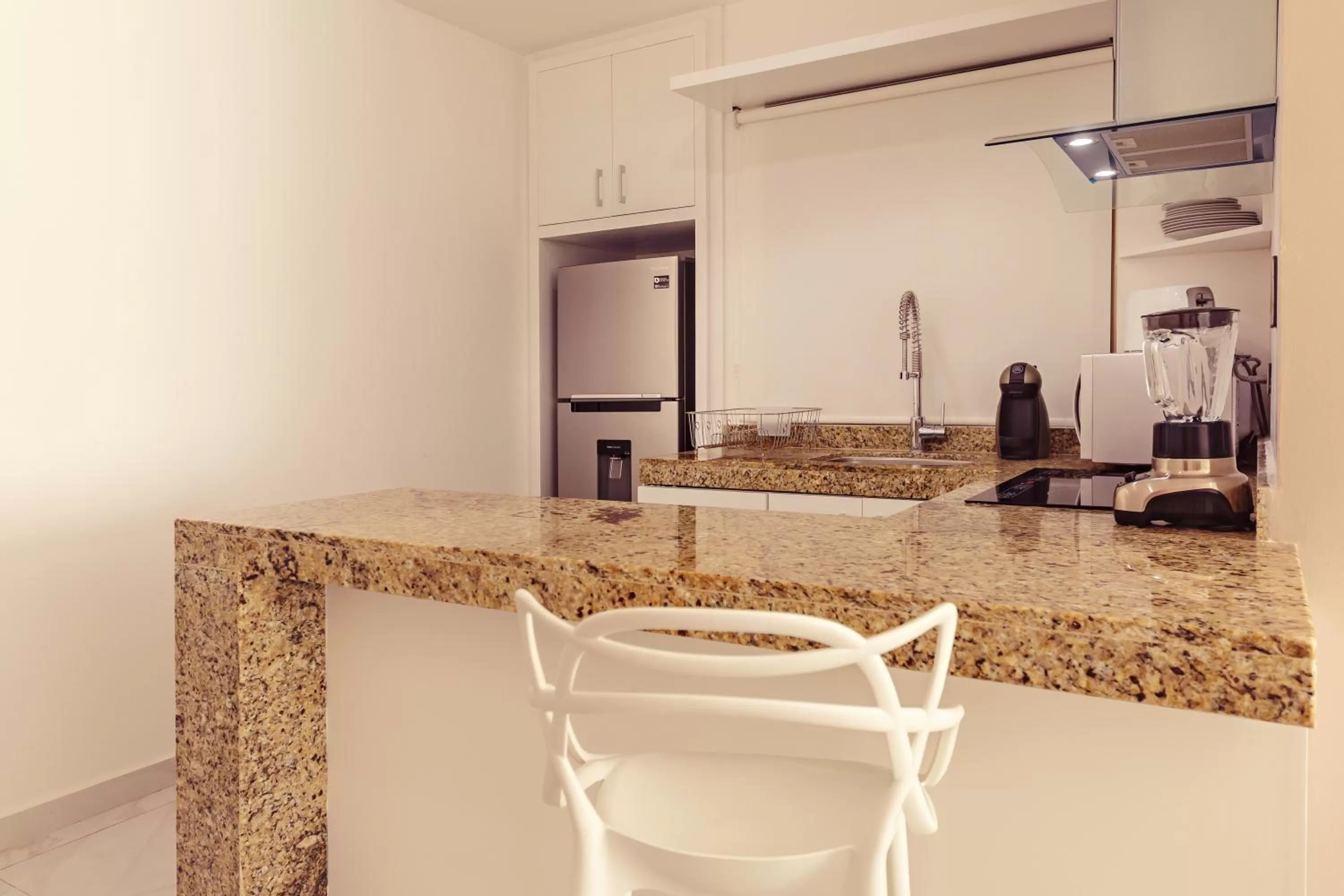 Kitchen or kitchenette in Mararena Family Apartments & Long Stay Living - Steps from 5th Avenue