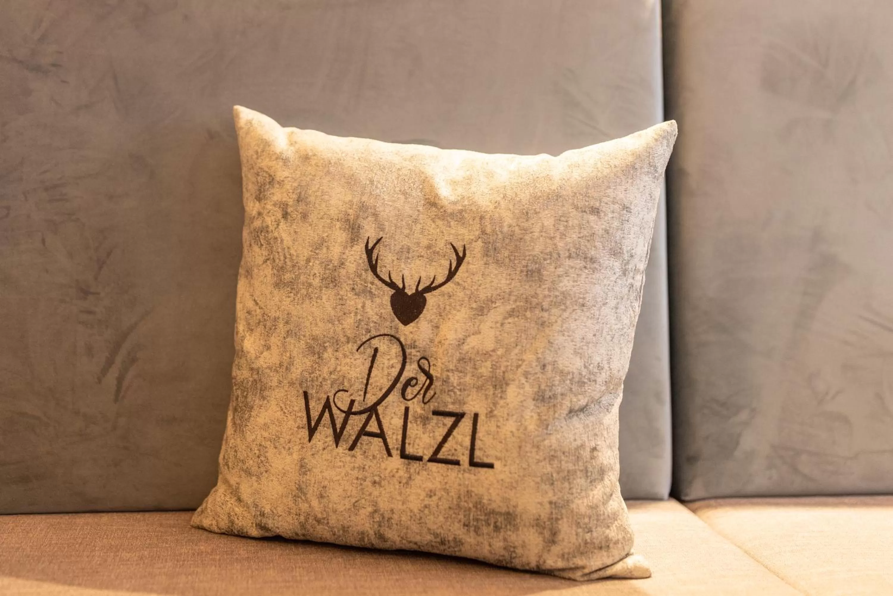 Logo/Certificate/Sign in Der WALZL