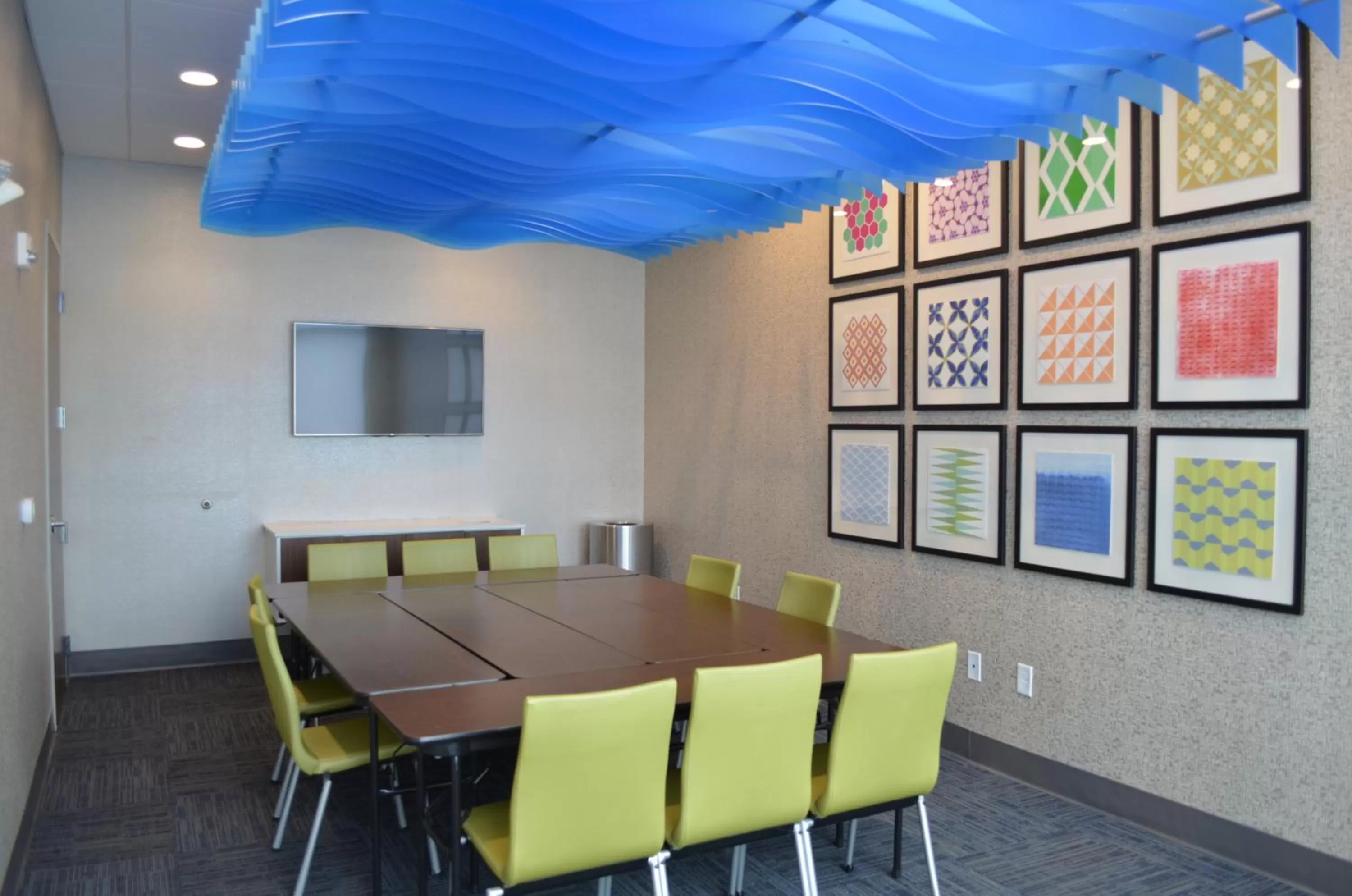 Meeting/conference room in Holiday Inn Express & Suites - Charlotte NE - University Area by IHG